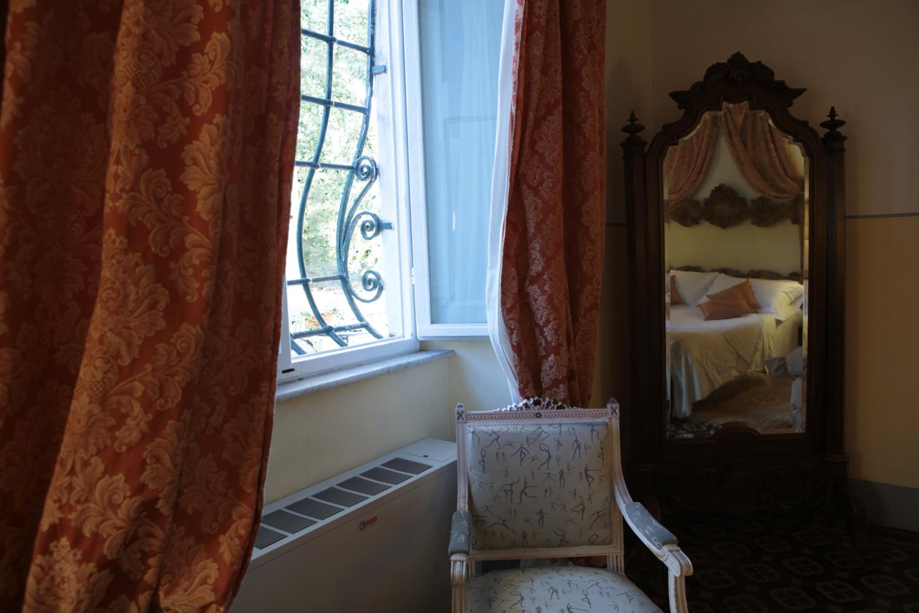 Classic Triple Room - Photo 11