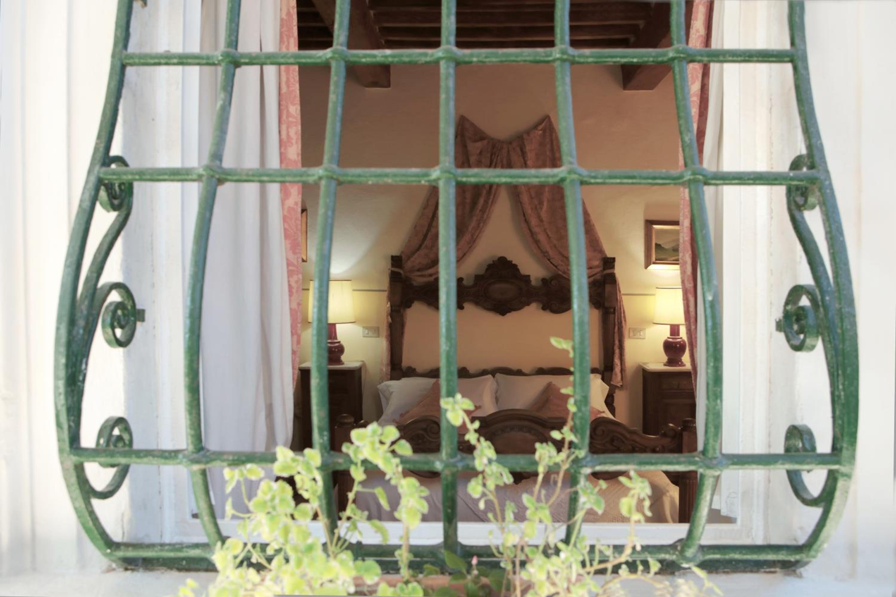 Classic Triple Room - Photo 15