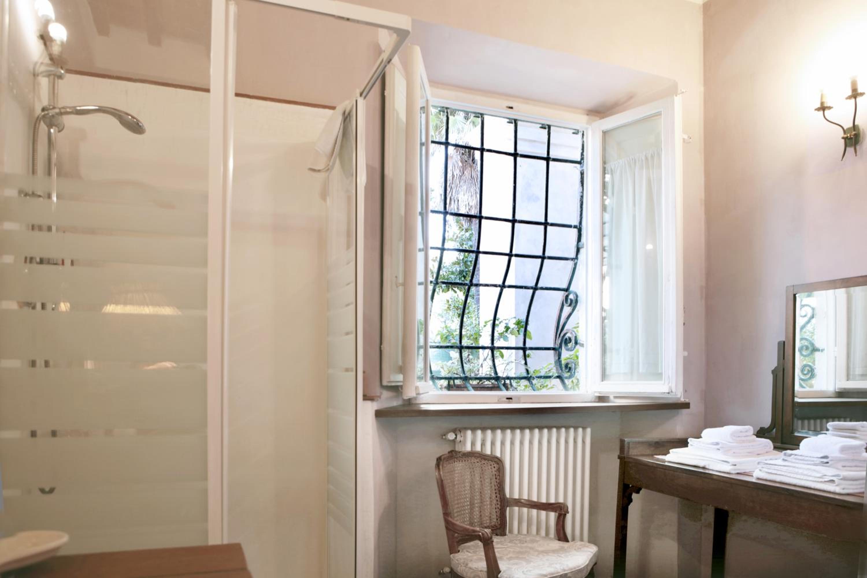 Classic Triple Room - Photo 14