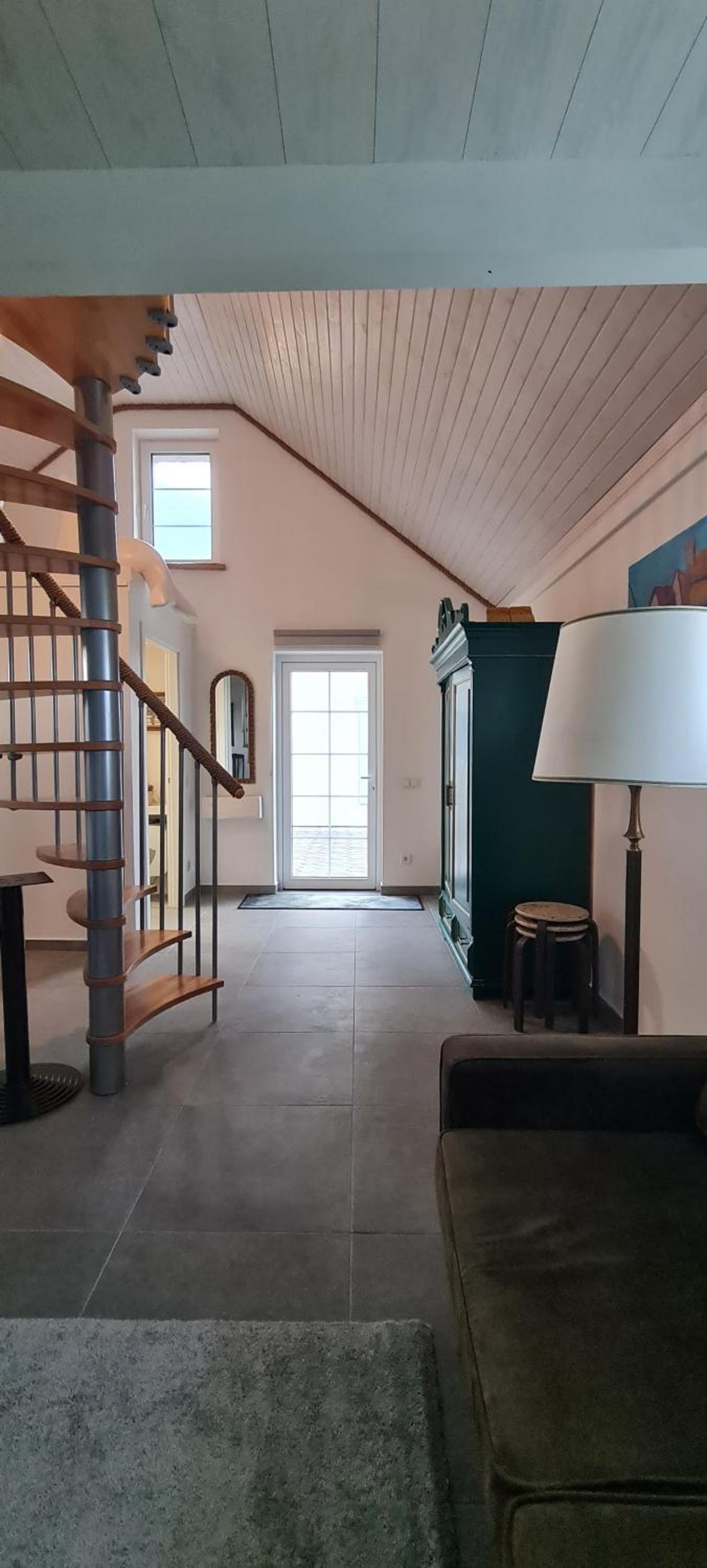 Studio Apartment - Photo 18