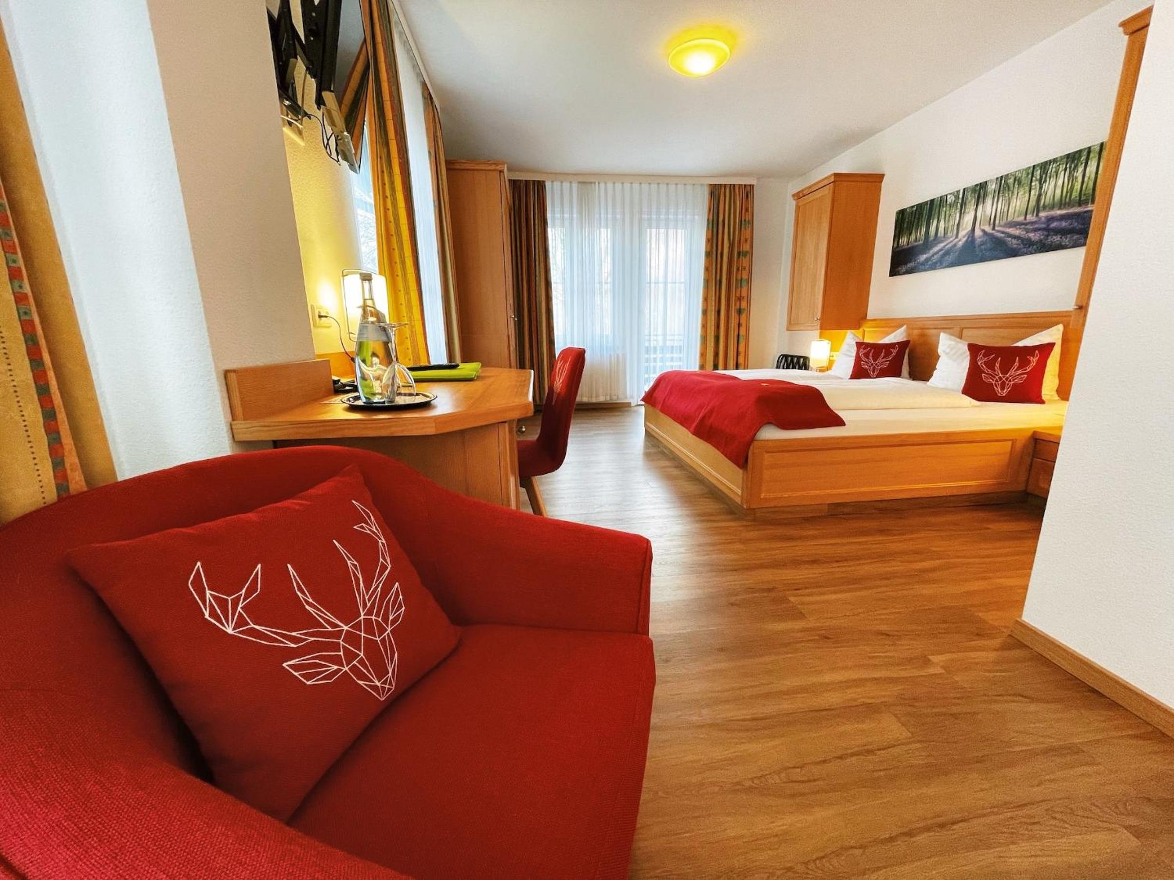 Double Room with Balcony - Photo 3
