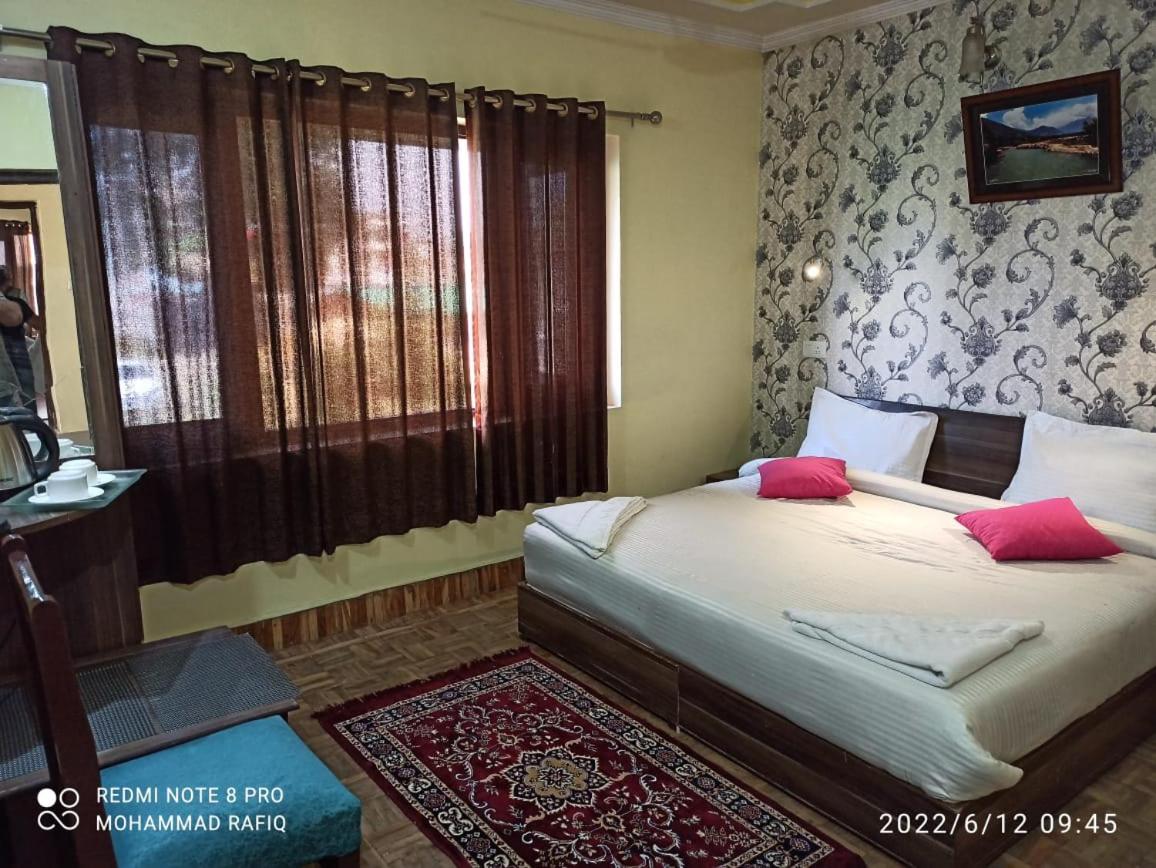 Deluxe King Room photo 1