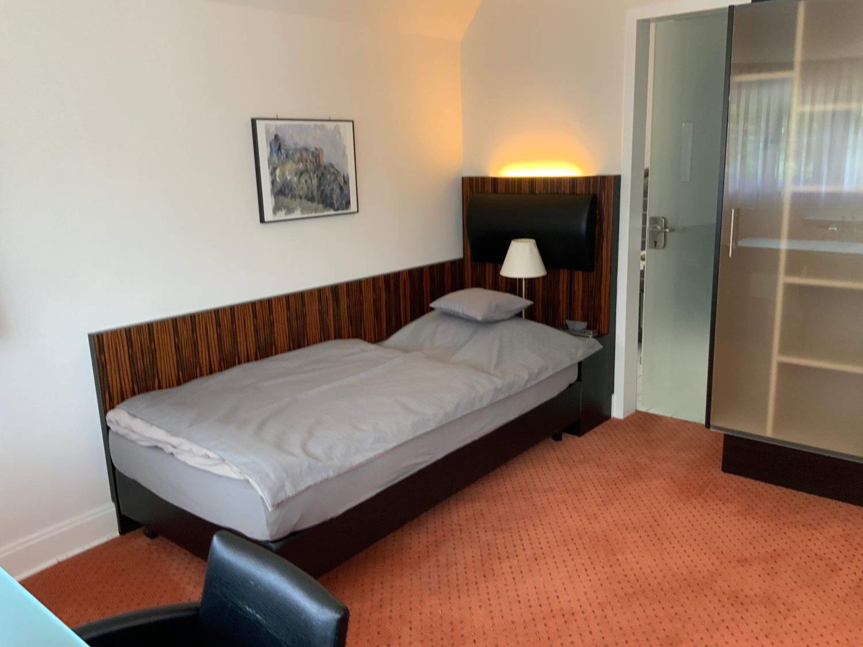 Deluxe Single Room