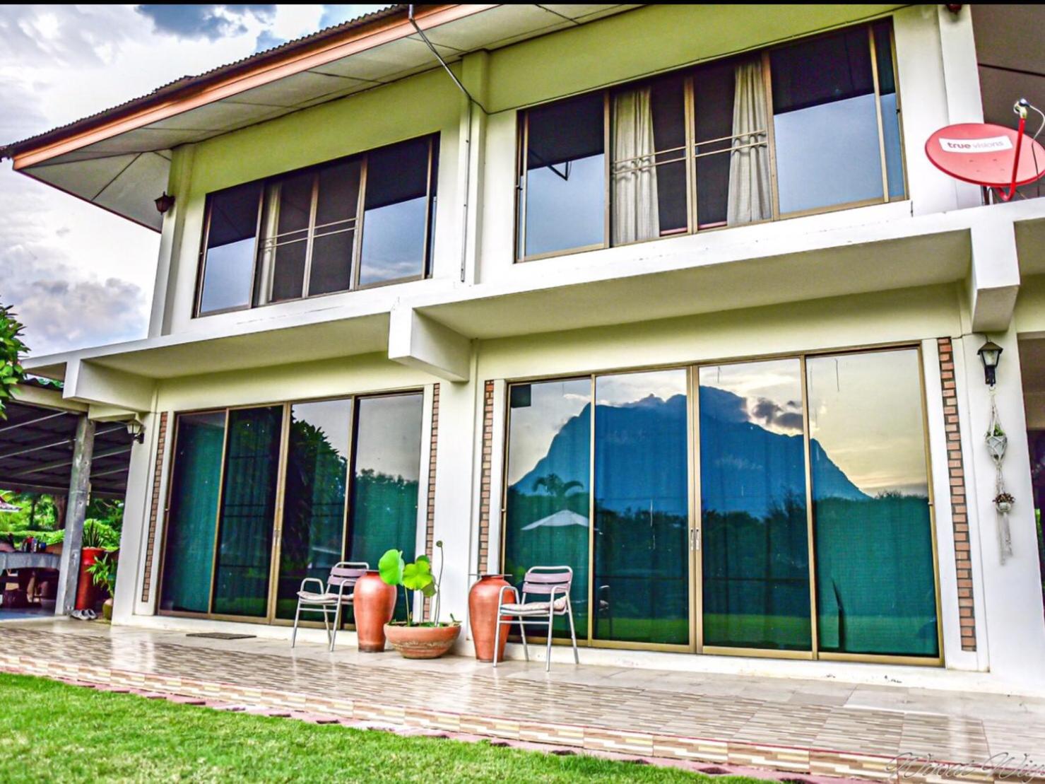 Family Bungalow - Photo 2