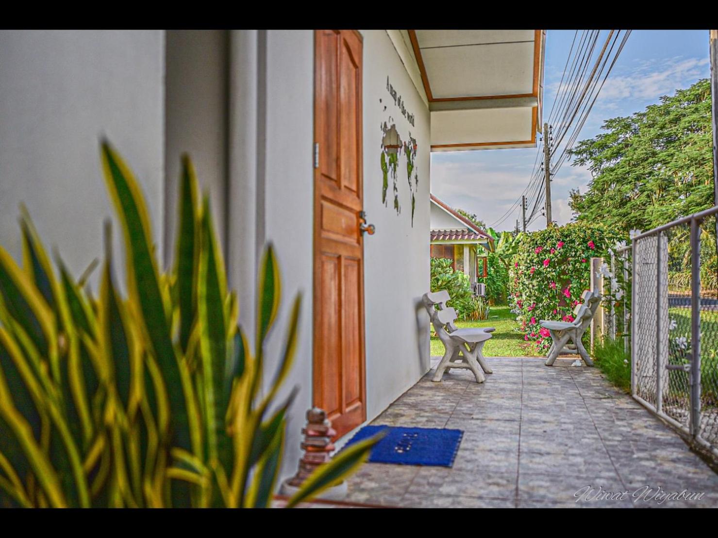 One-Bedroom House - Photo 4