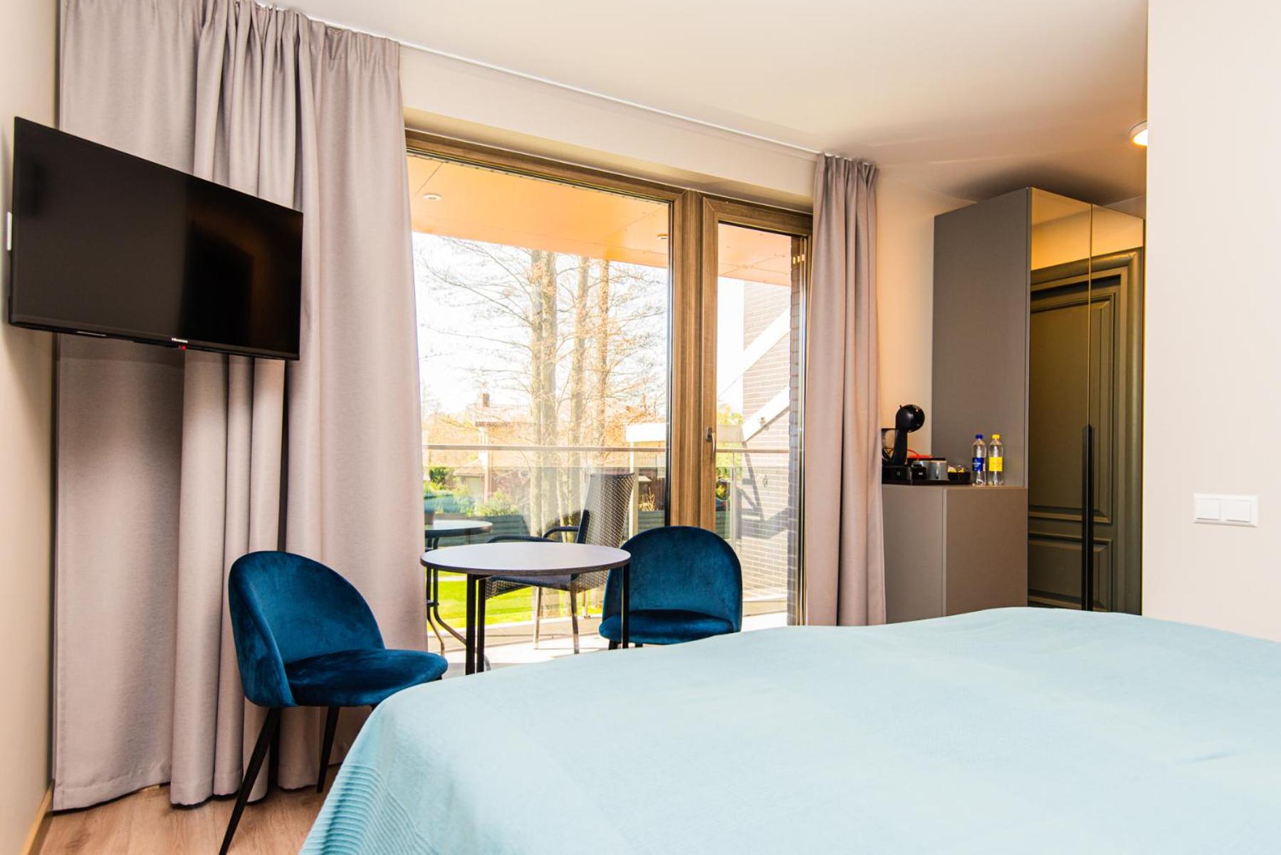 Double Room with Balcony - Photo 3