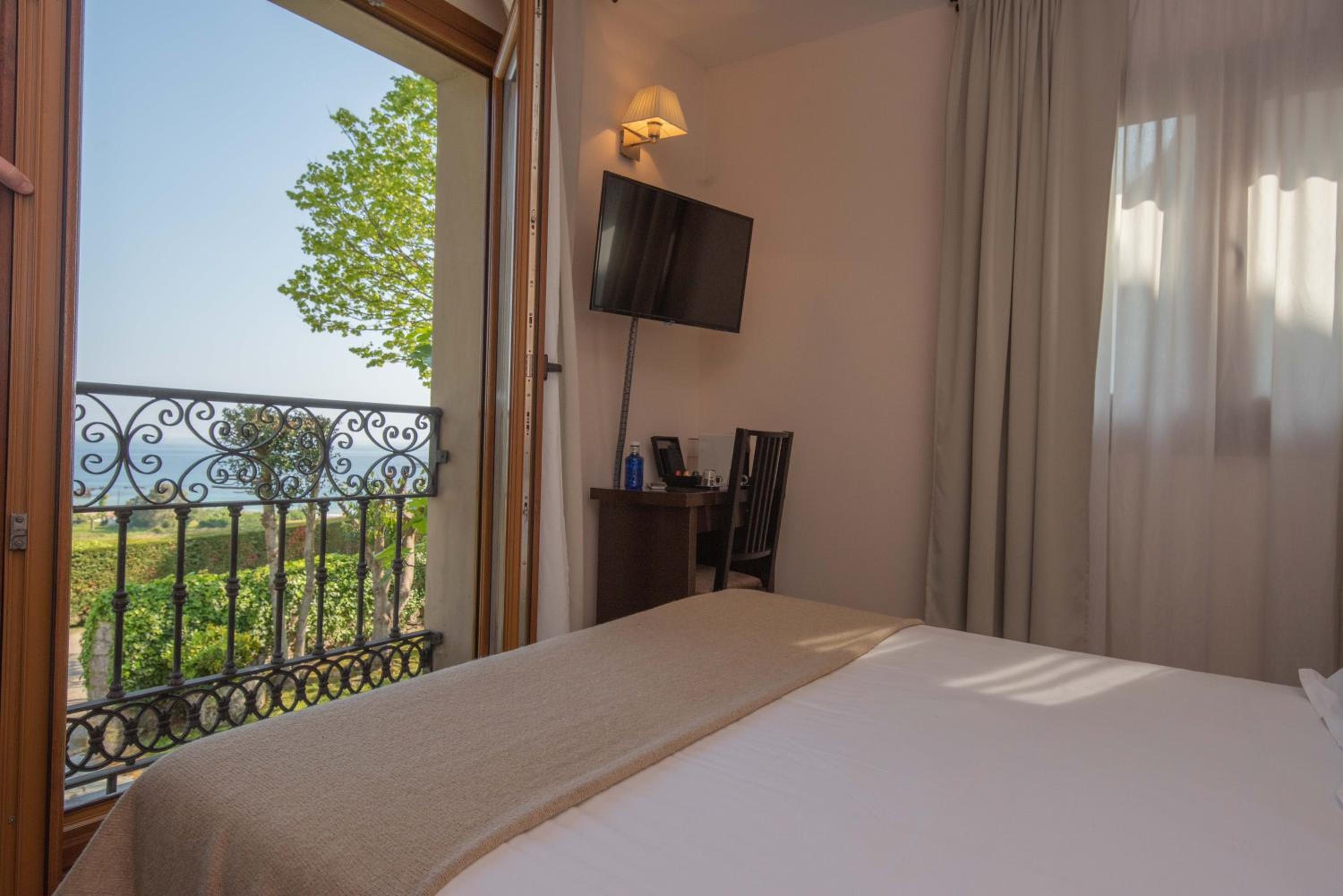 Habitación Doble con Vista al Mar