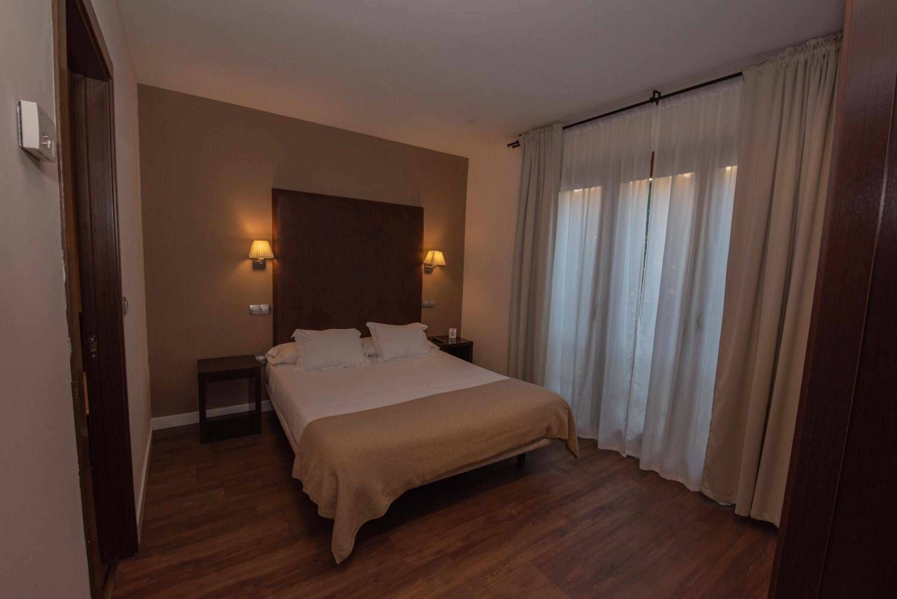 Superior Double or Twin Room photo 2