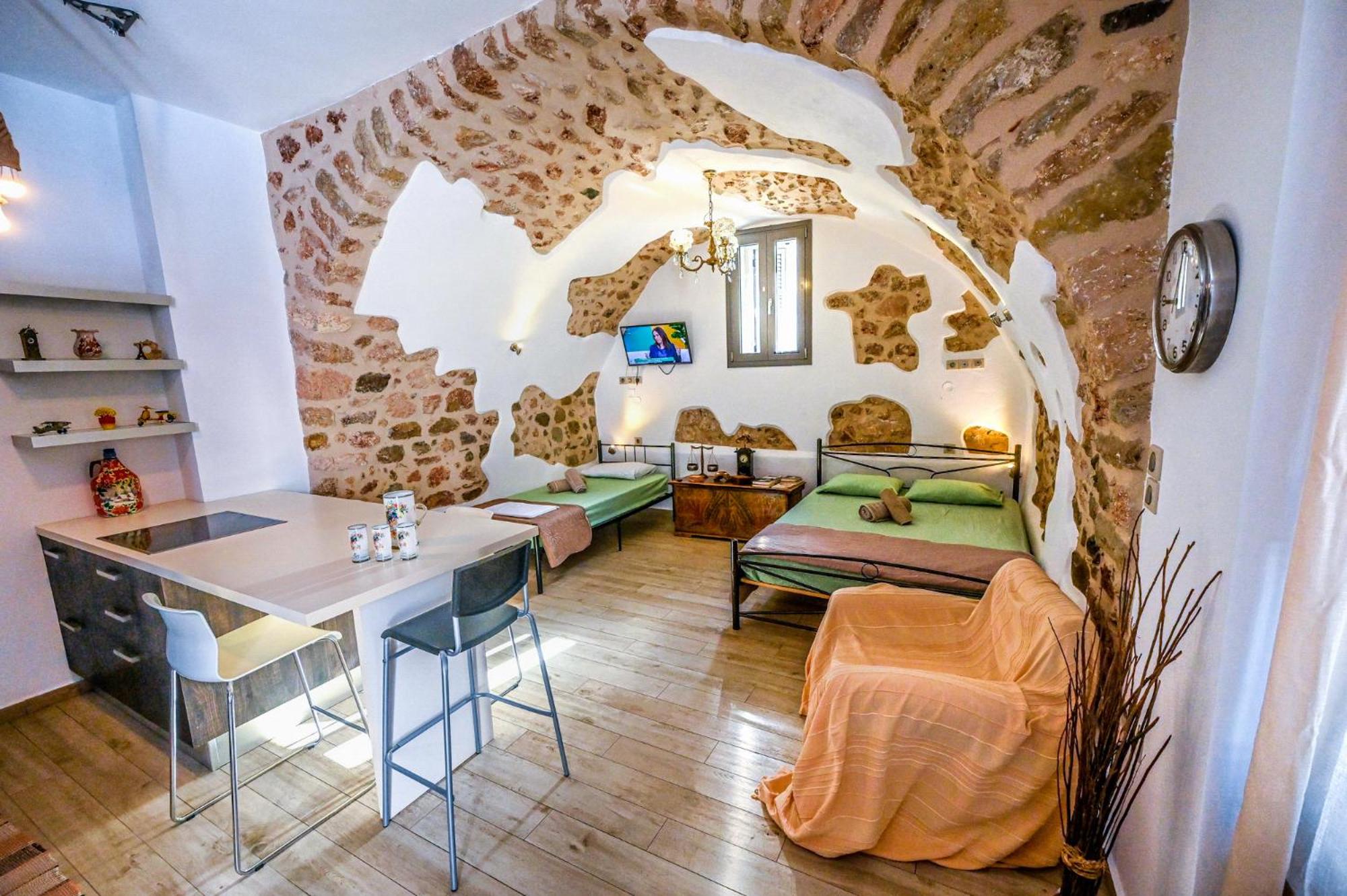 Two-Bedroom Apartment - Photo 9