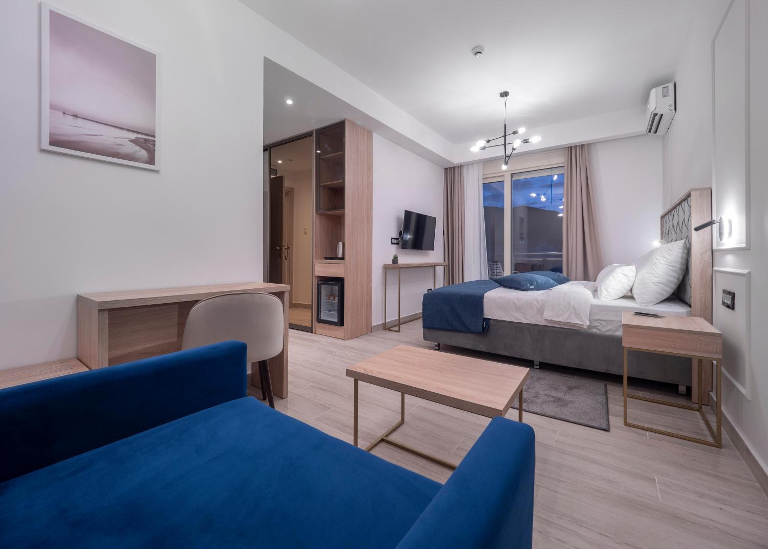 Deluxe Double Room - Photo 12