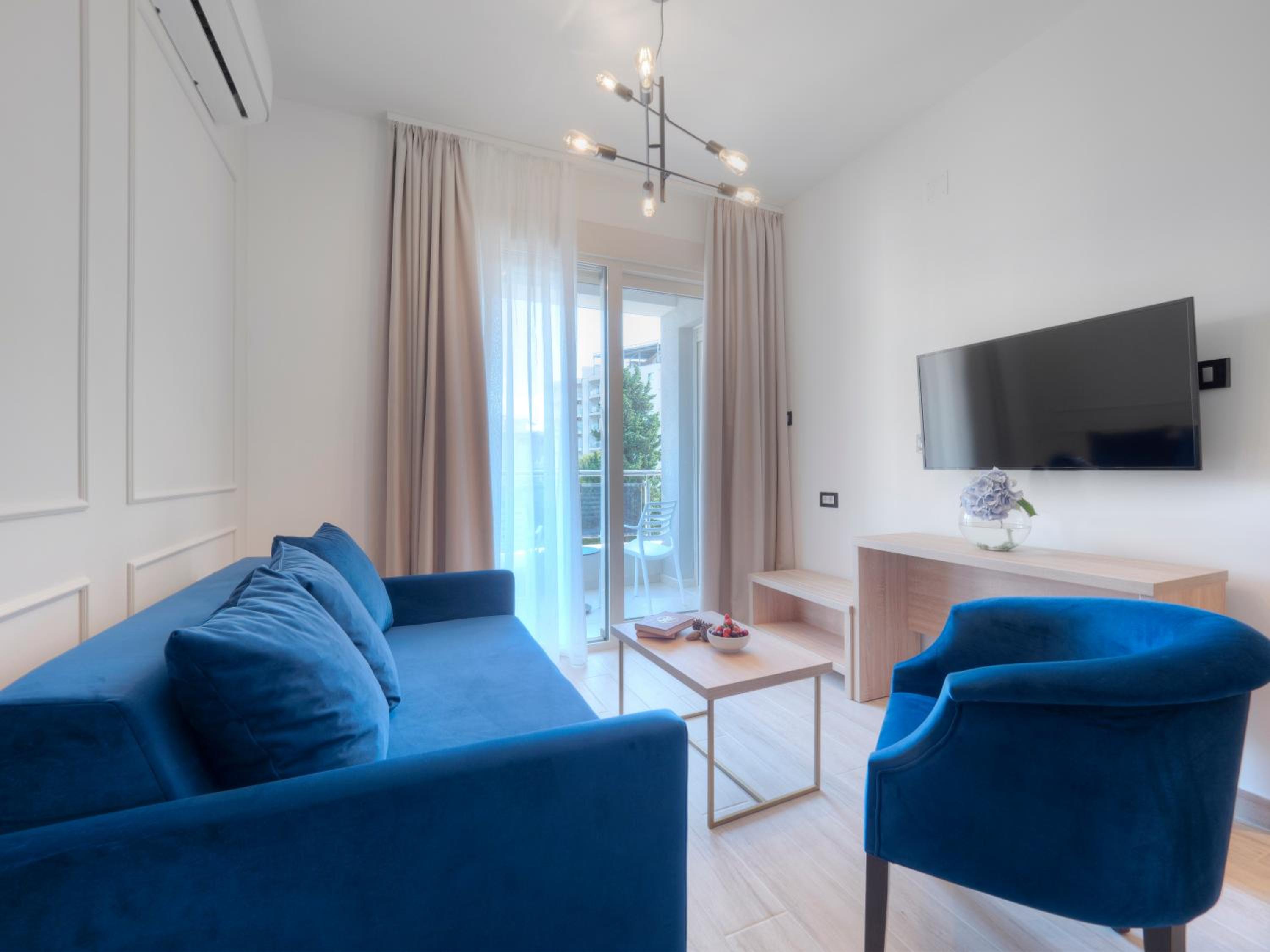 Premium Apartment - Photo 9