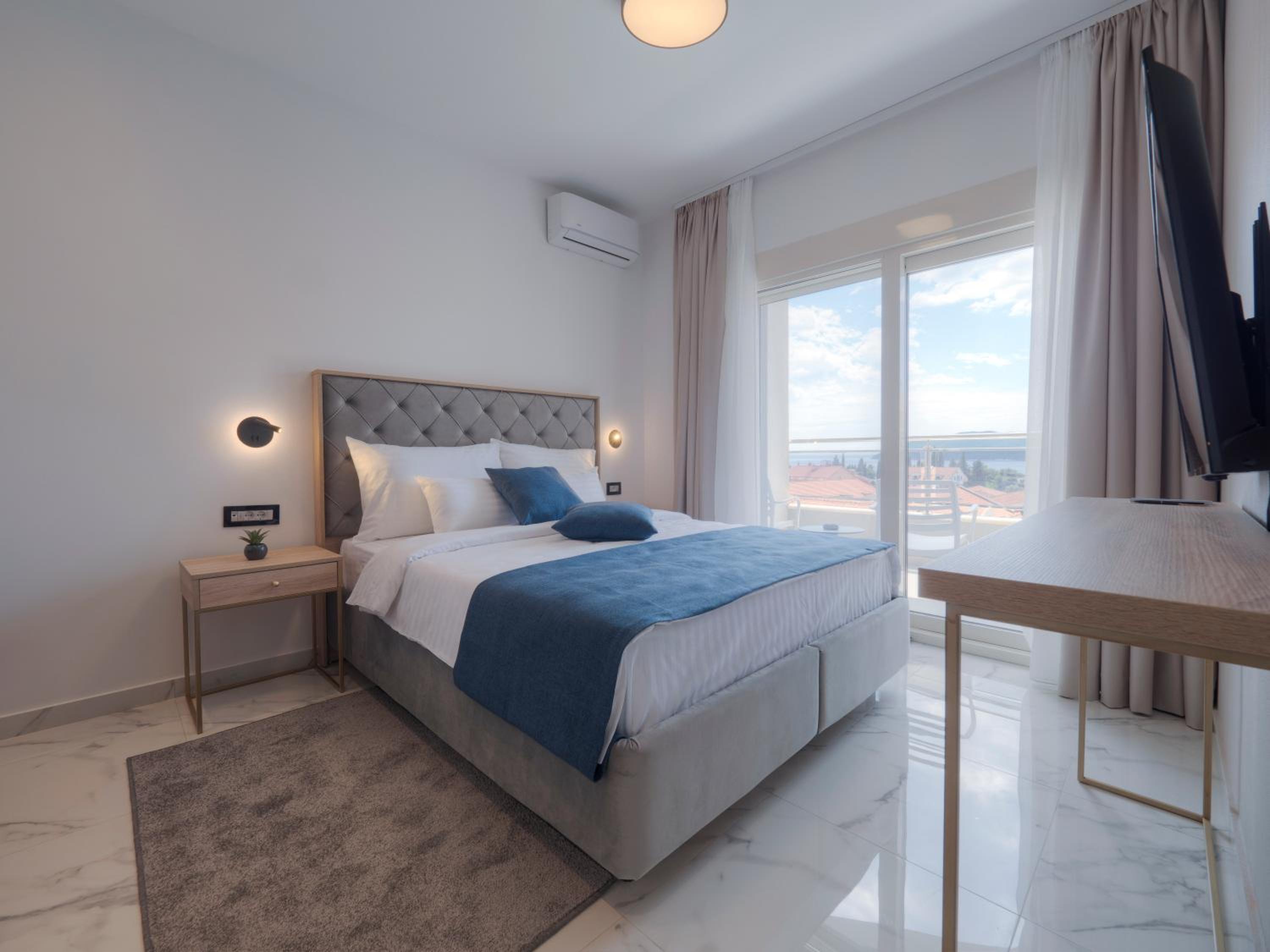 Penthouse Apartment - Photo 11