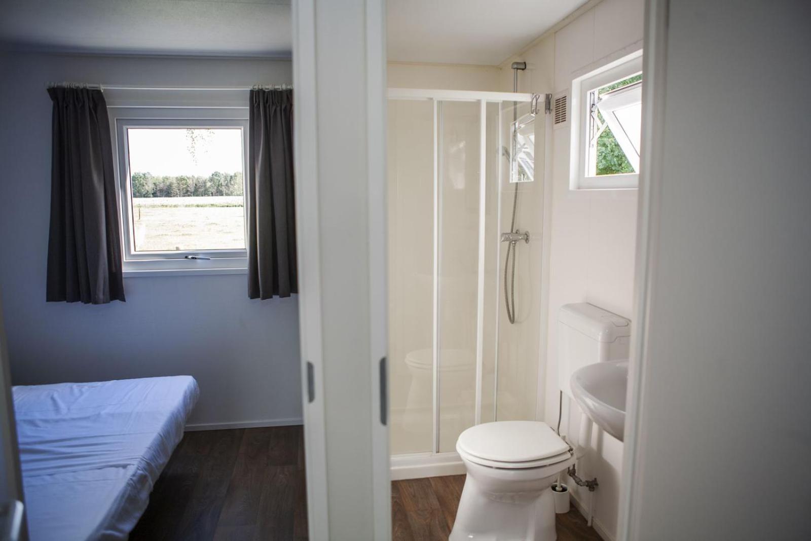 One-Bedroom House - Photo 2