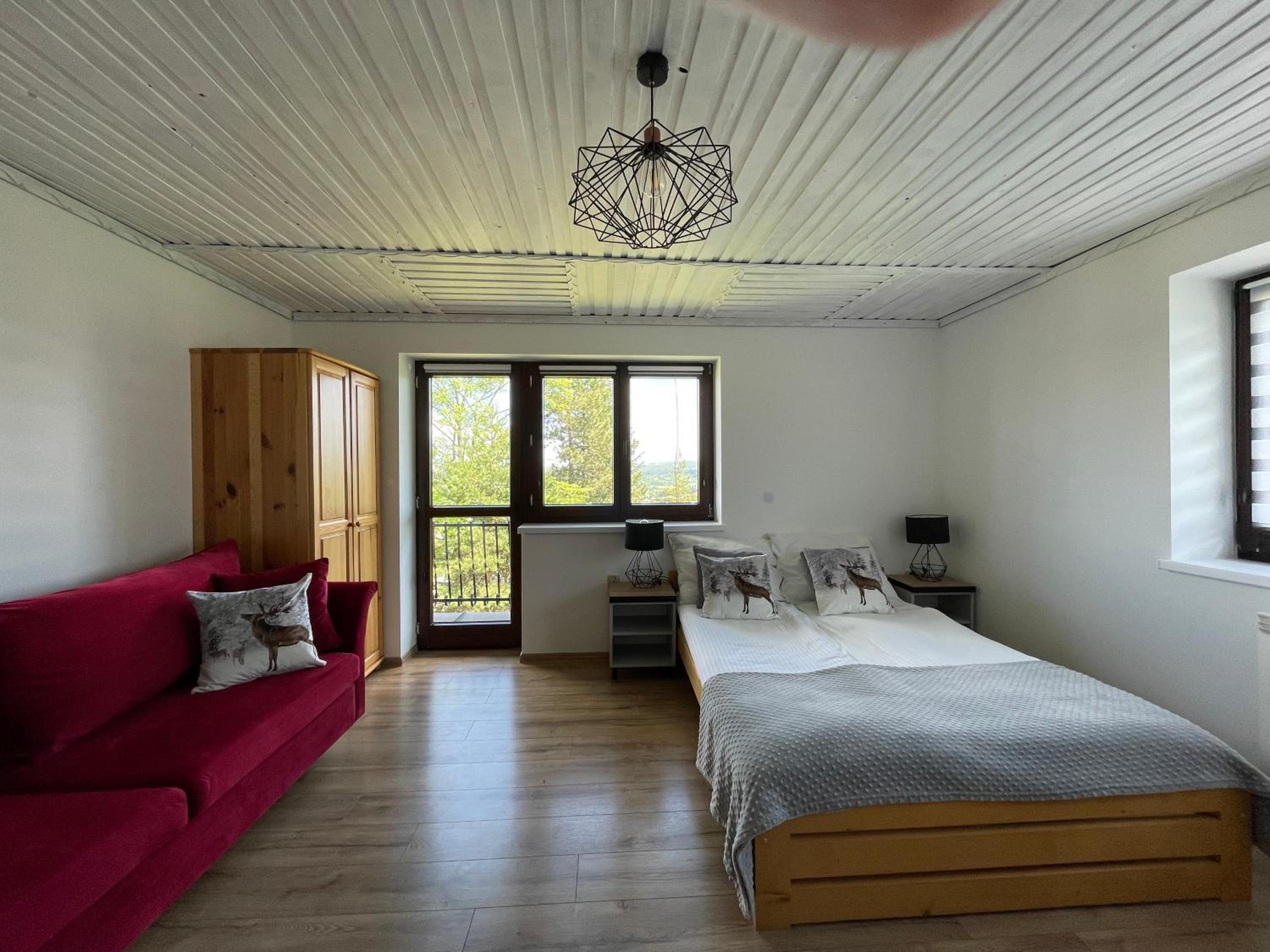 Apartment with Balcony - Photo 2
