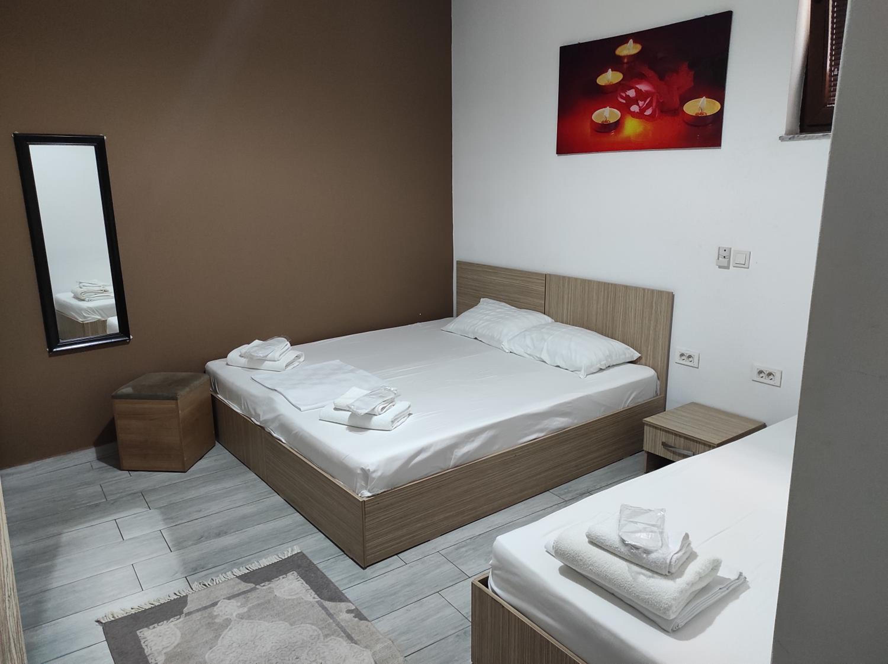 Deluxe Double Room with Extra Bed photo 1