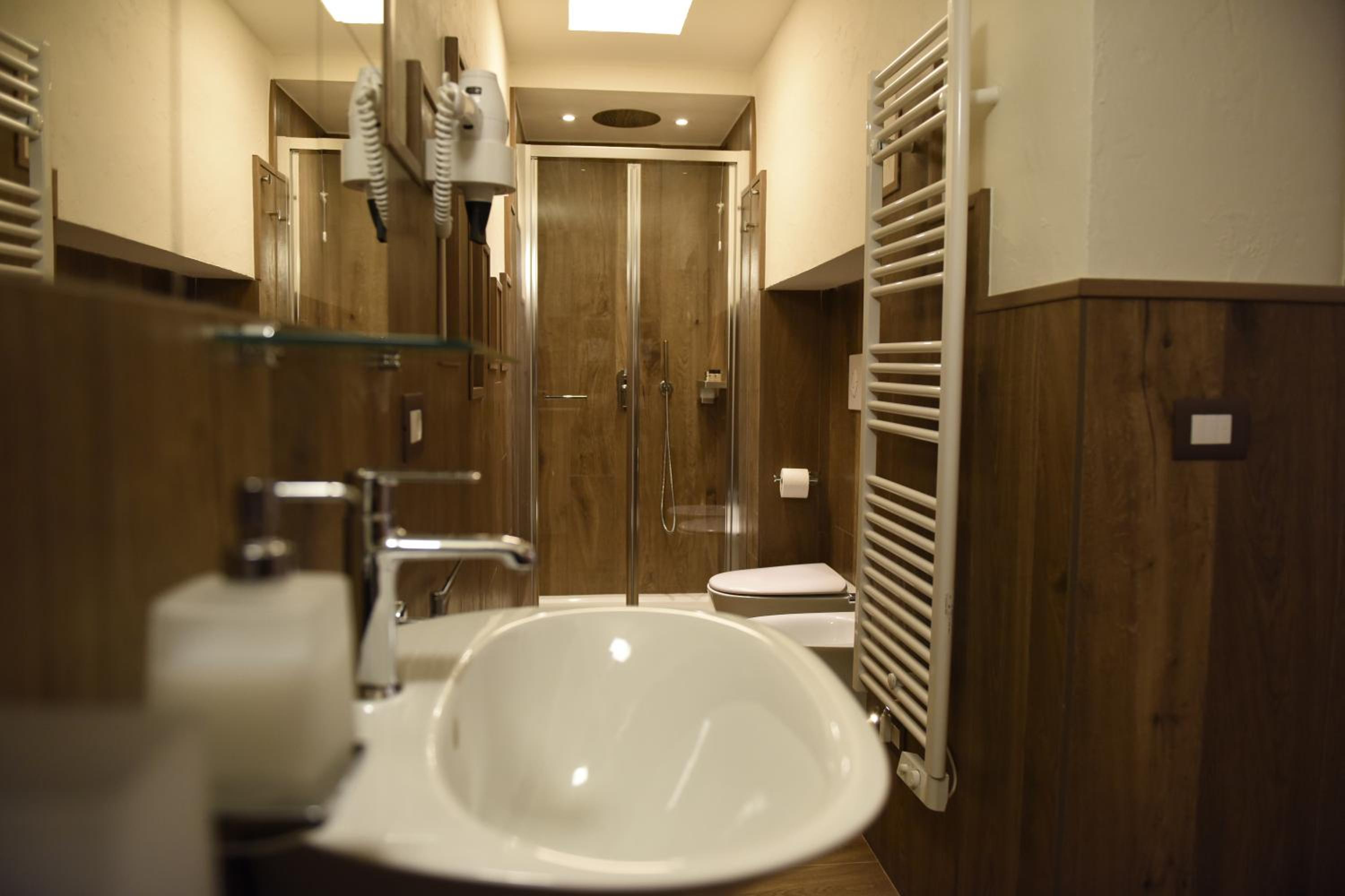 Deluxe King Room photo 2