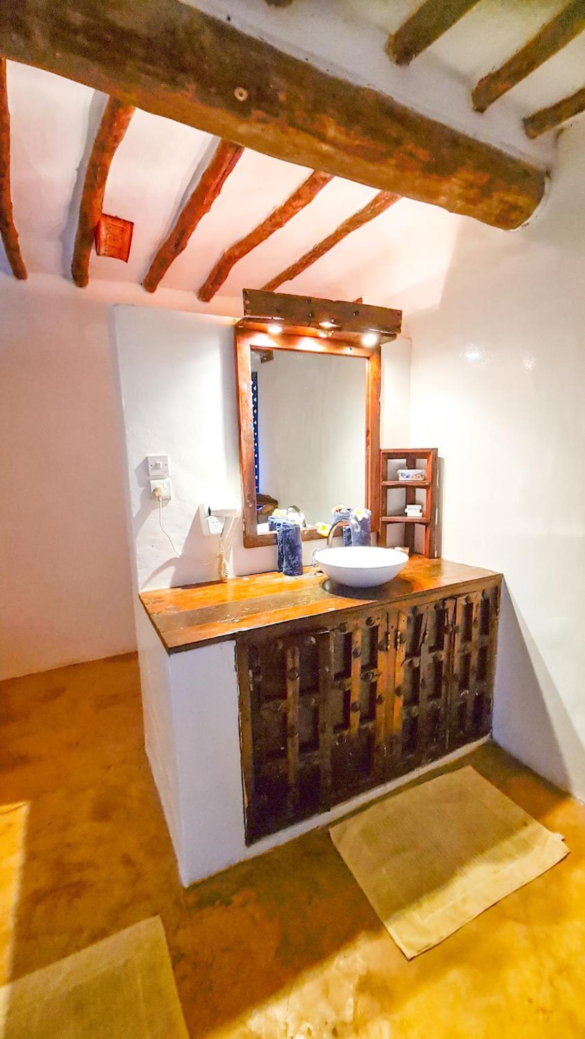 Deluxe Suite - Photo 2