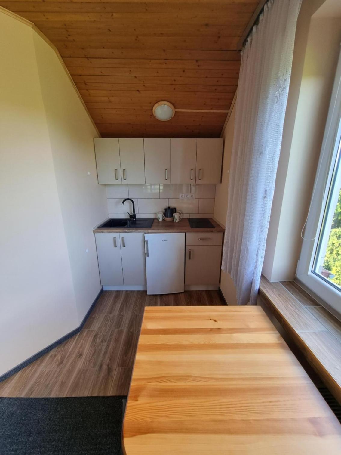 Double Room with Lake View - Photo 3