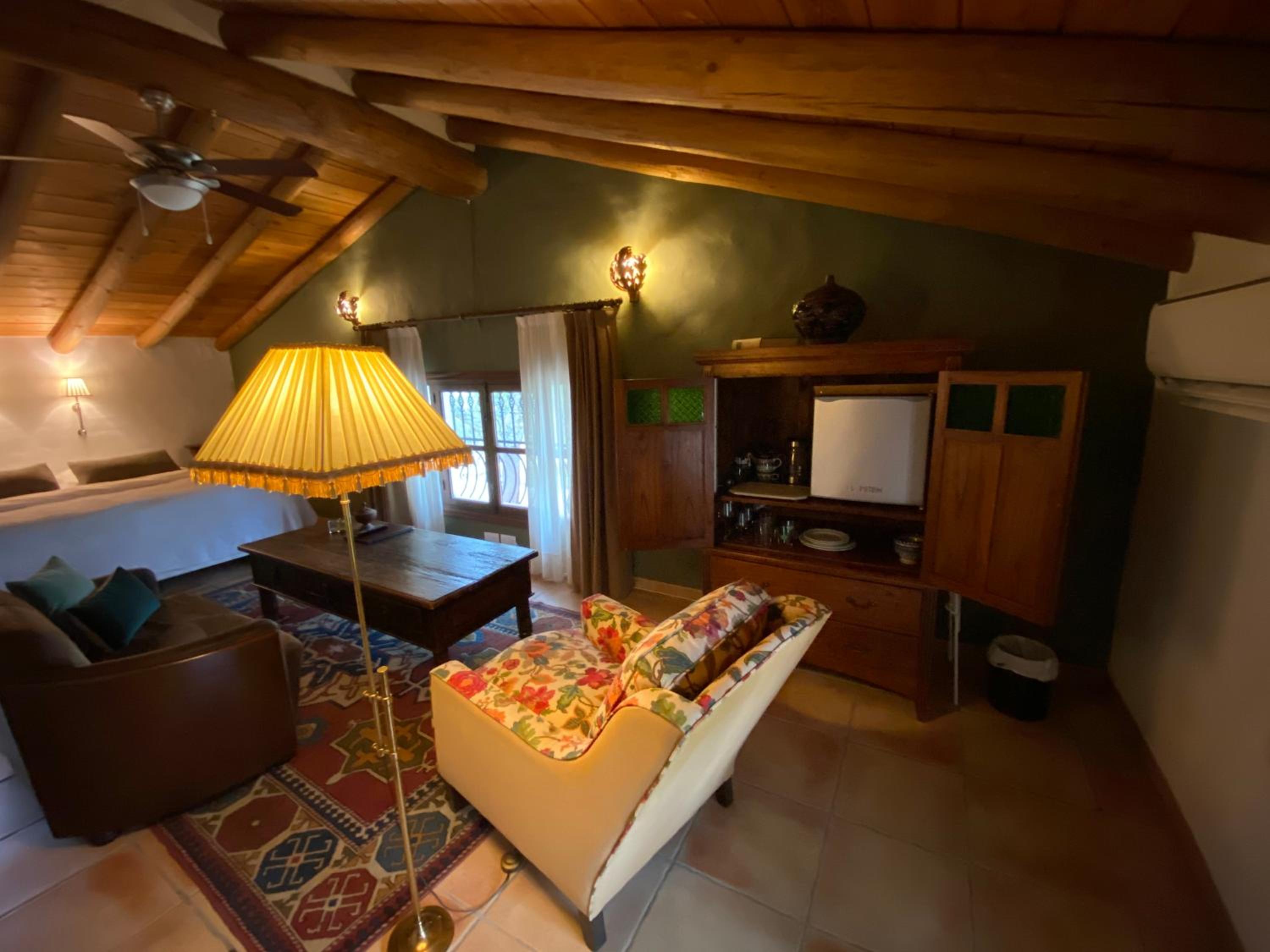 Deluxe King Room photo 2