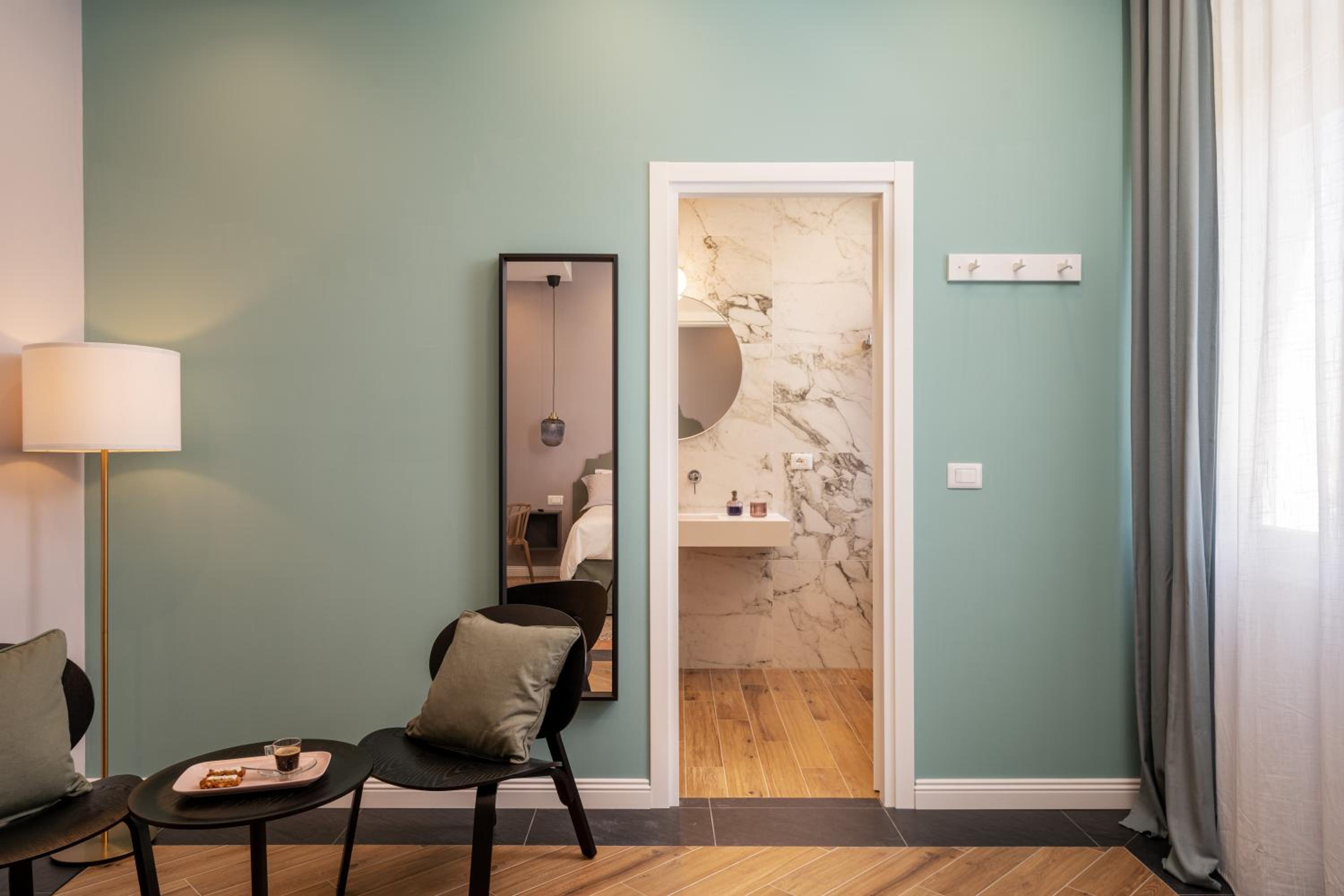 Quadruple Room with Private Bathroom photo 2