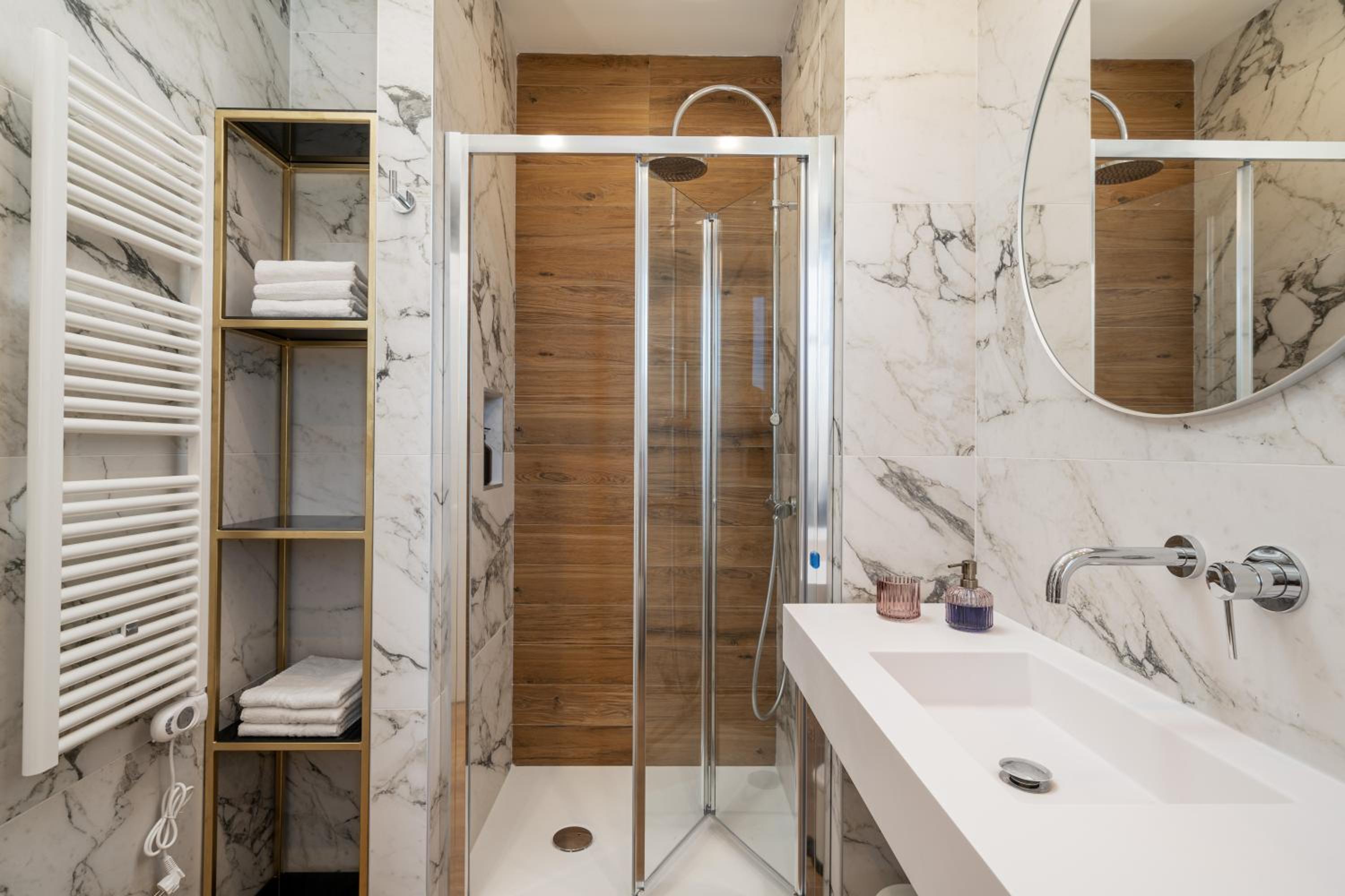 Quadruple Room with Private Bathroom photo 3
