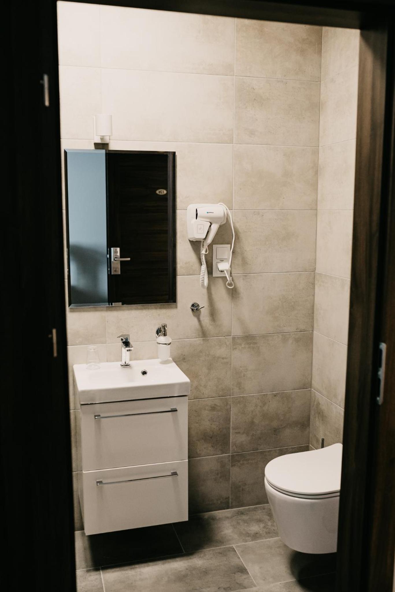 Double Room - Photo 4
