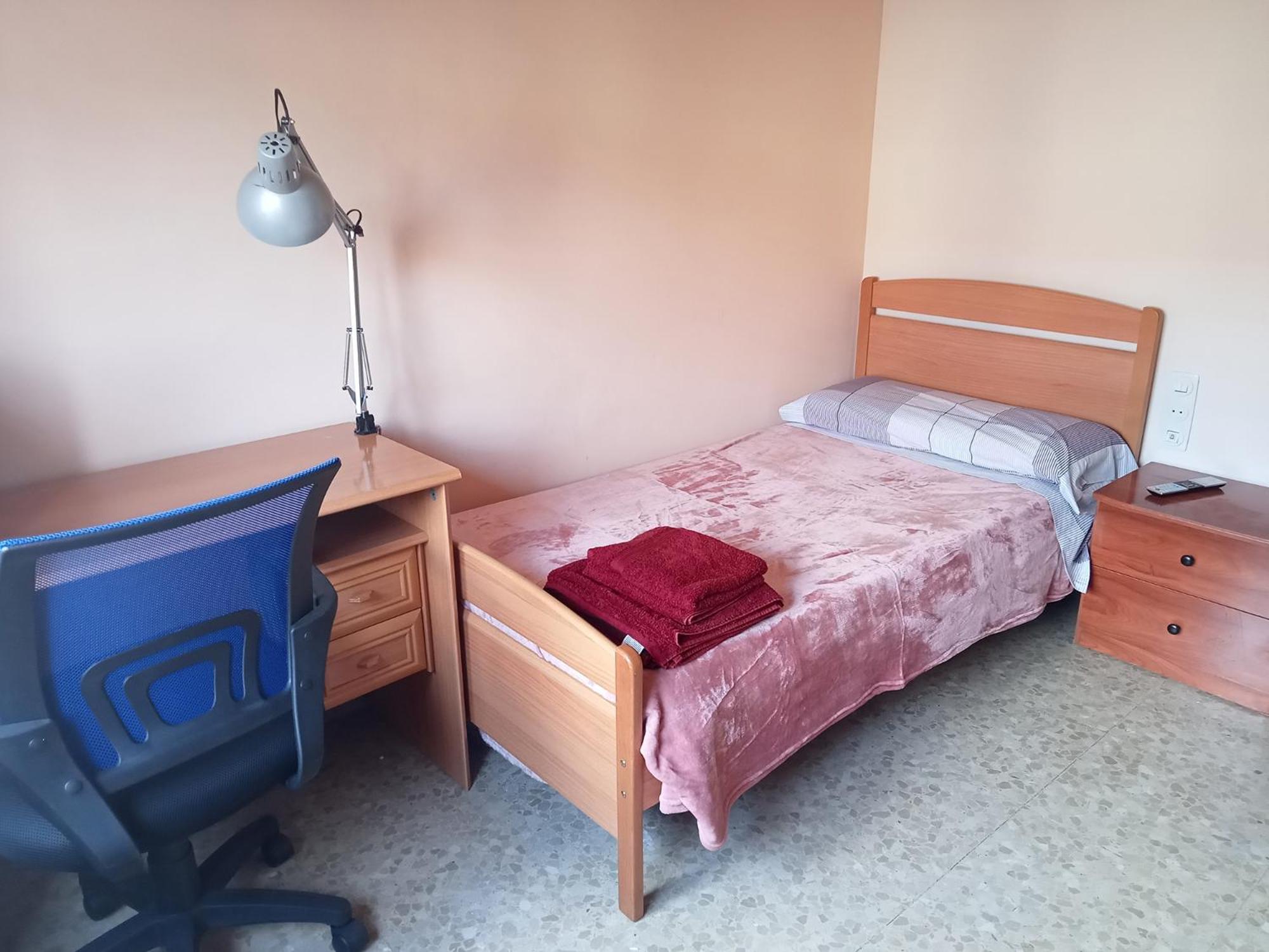 Single Room with Shared Bathroom