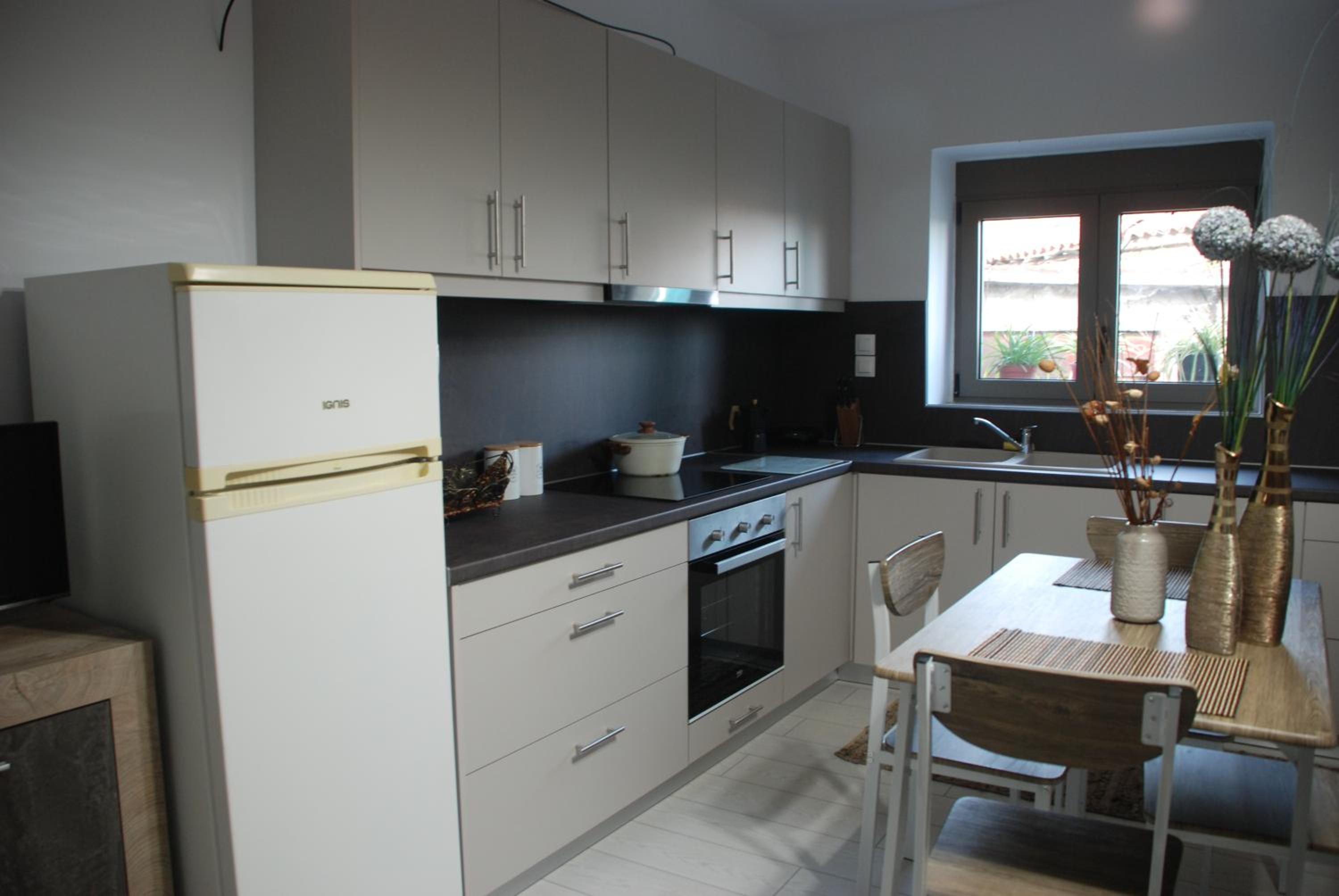 One-Bedroom House - Photo 35
