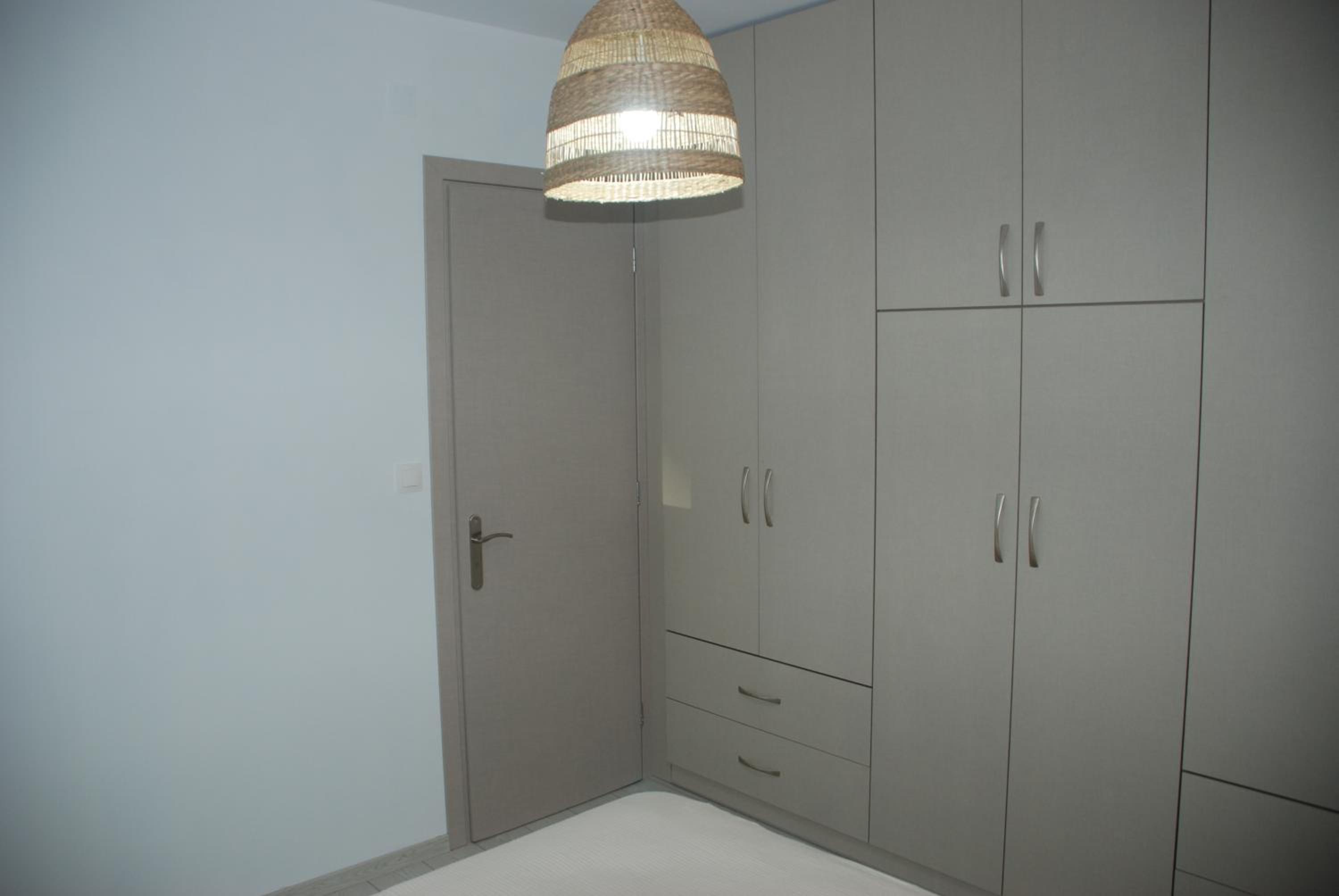 One-Bedroom House - Photo 32
