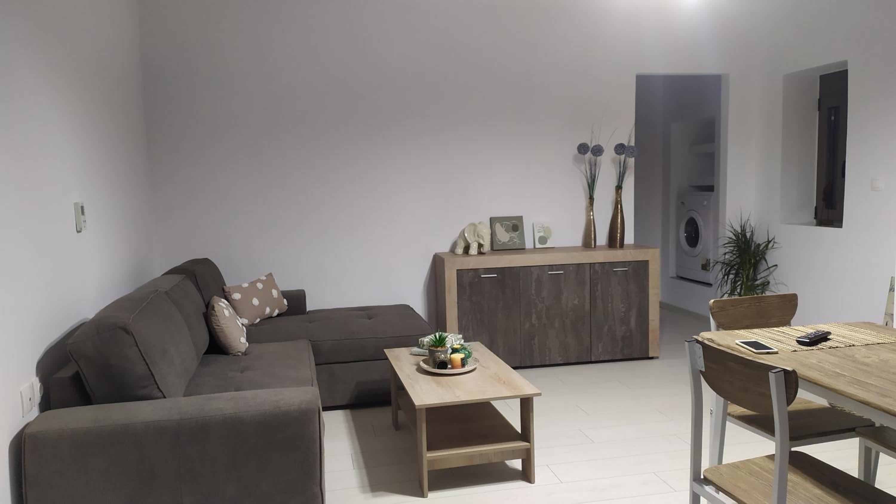One-Bedroom House - Photo 31
