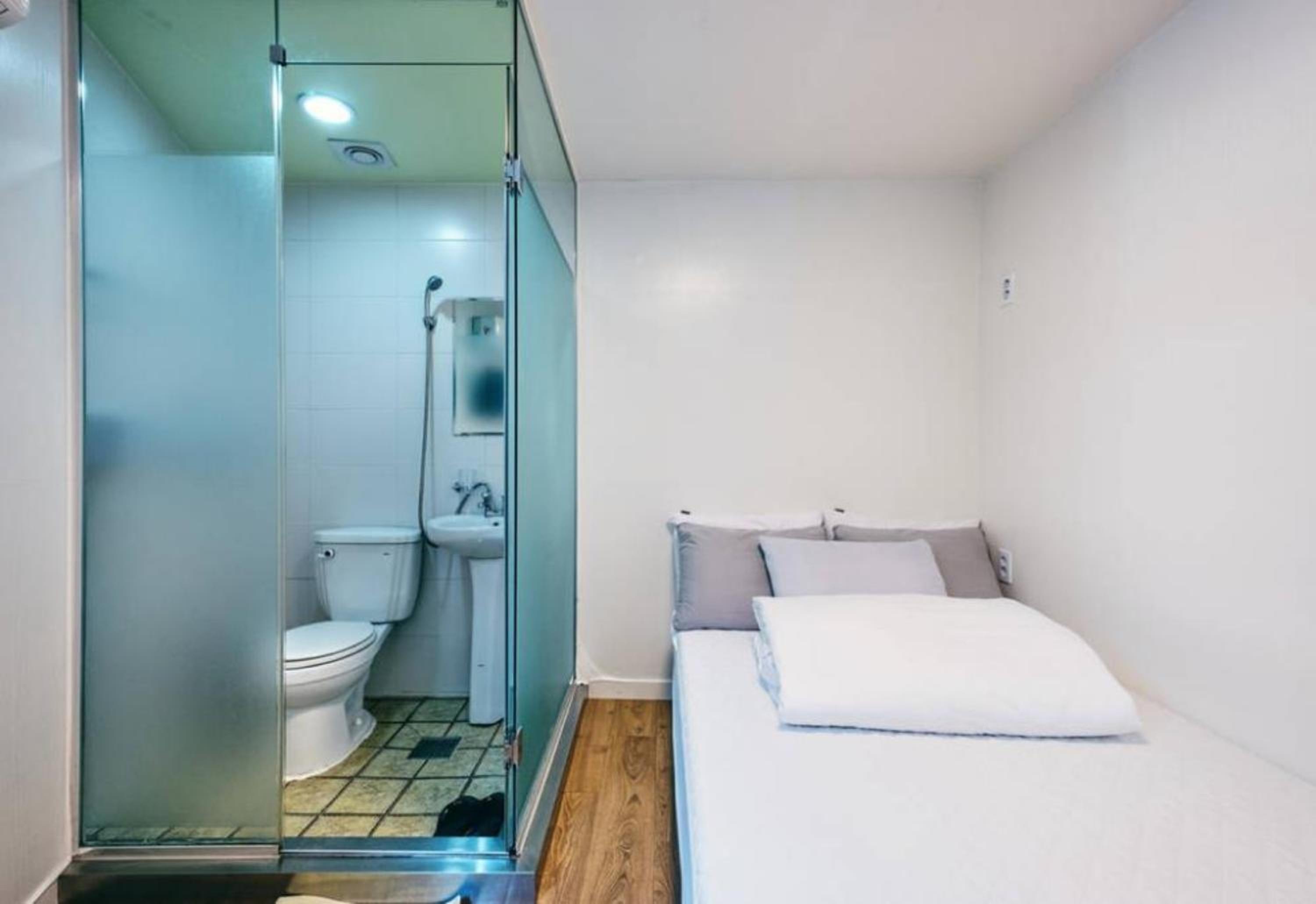 Deluxe Double Room - Photo 10