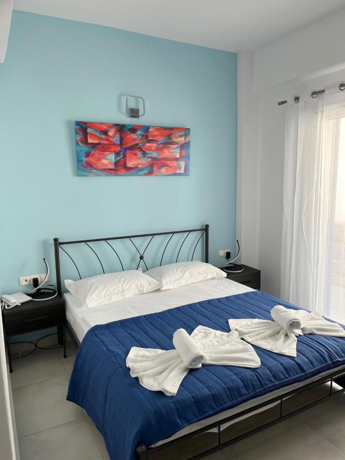 Double Room with Sea View - Photo 11