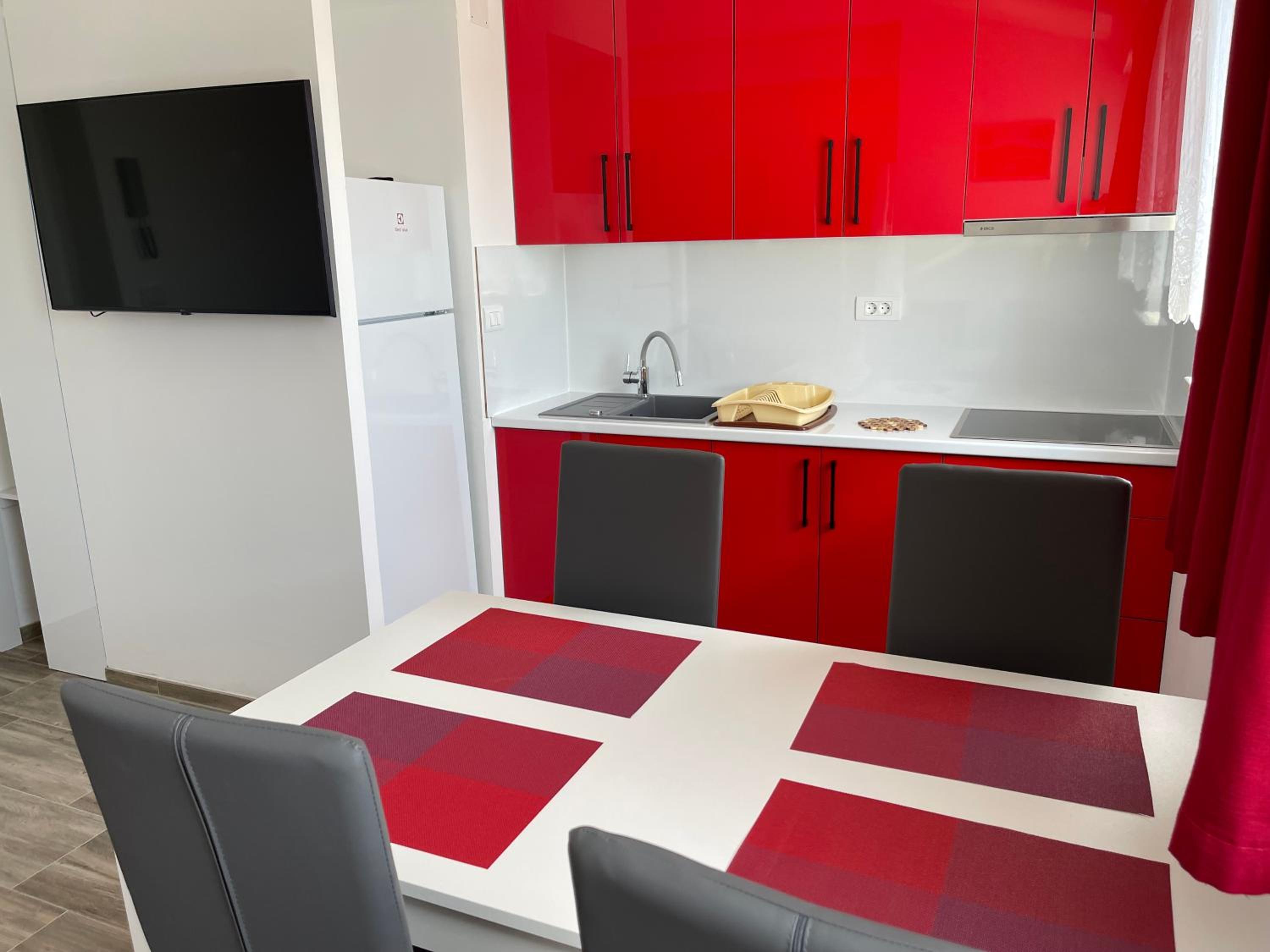 One-Bedroom Apartment photo 2
