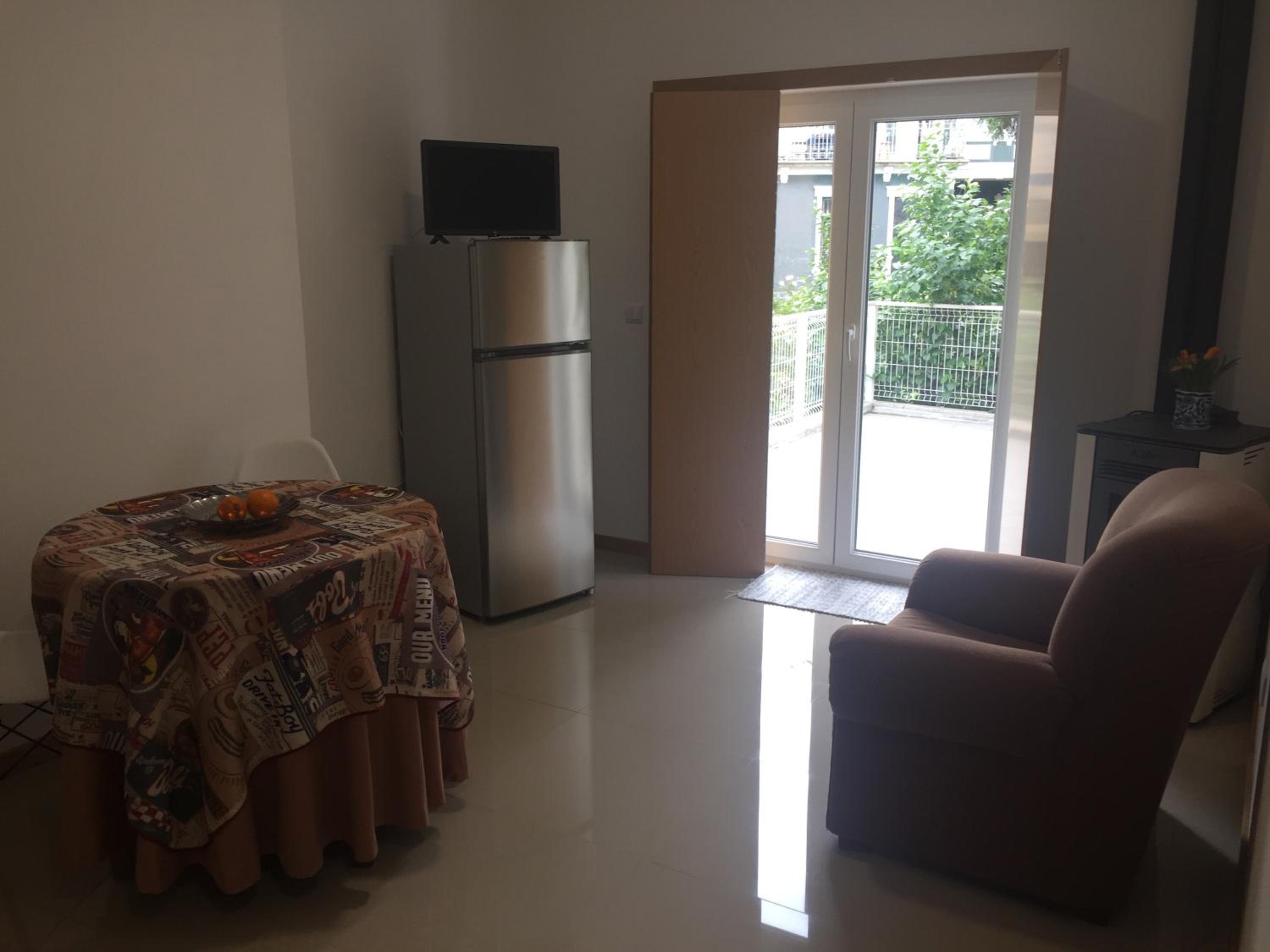 One-Bedroom Apartment - Photo 6