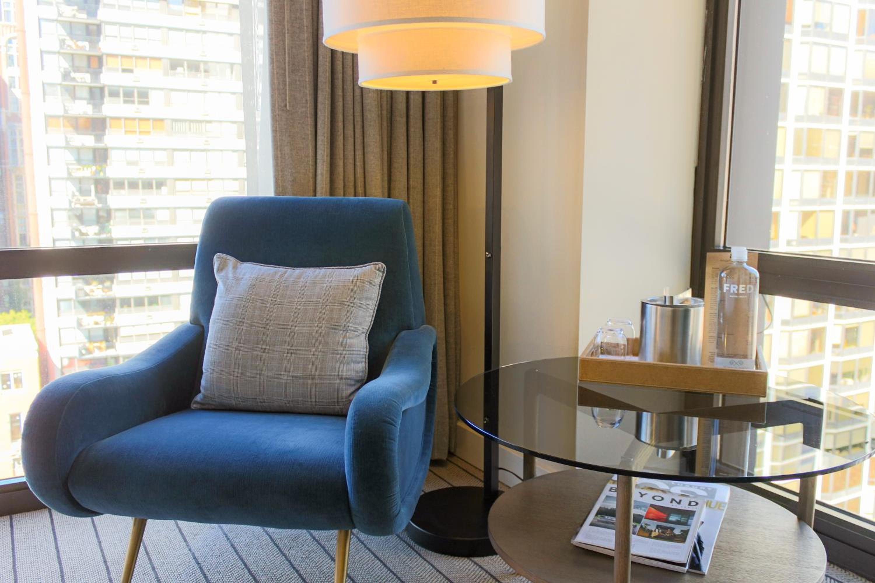 Double Room with Two Double Beds and Lake View - Photo 13