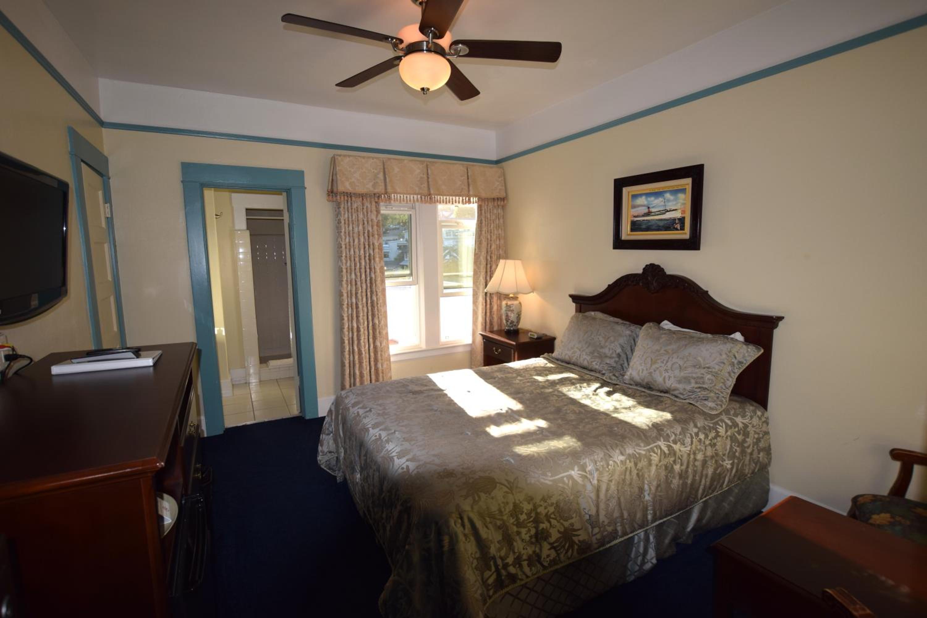 Deluxe Queen Room photo 3