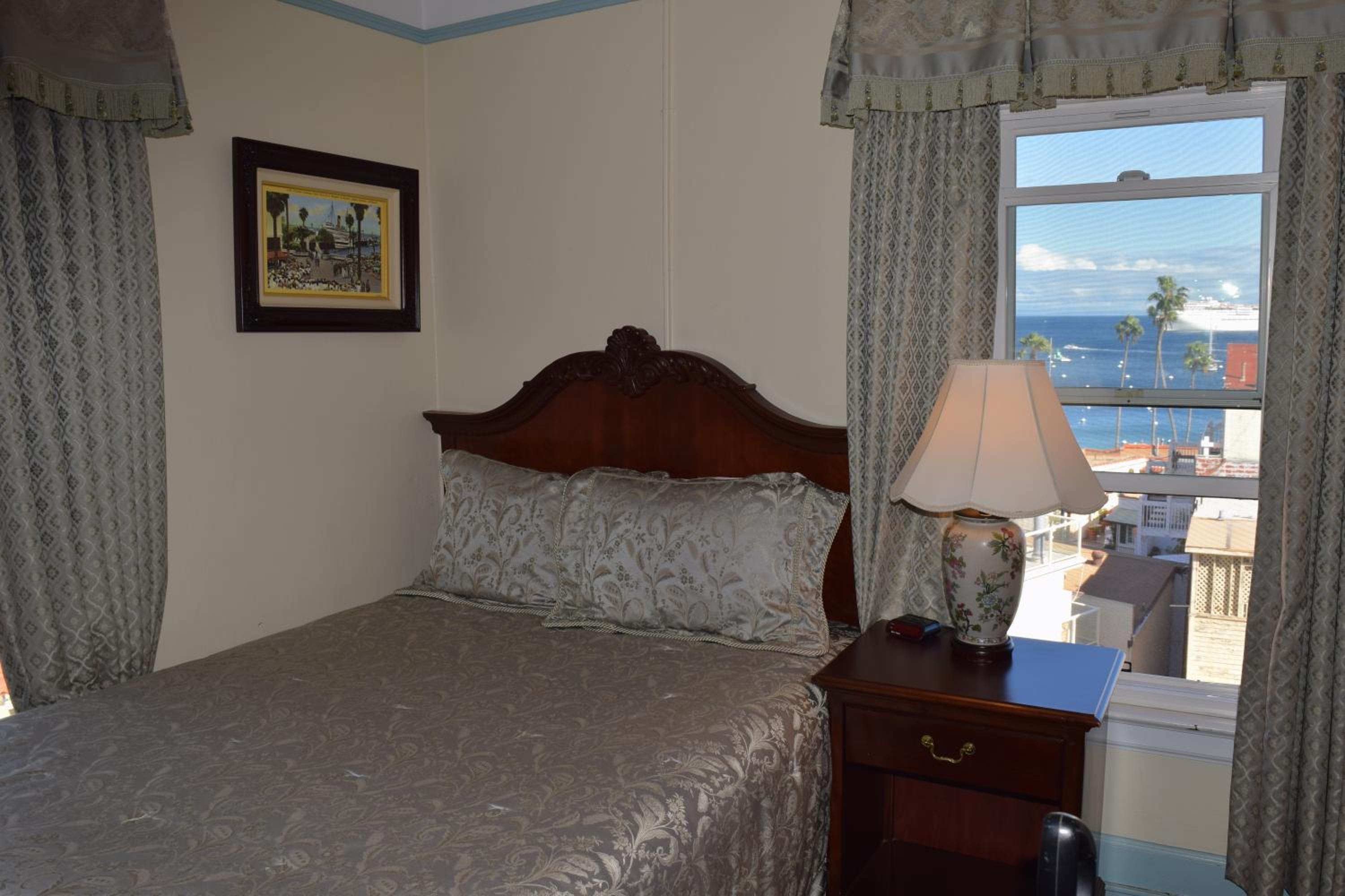 Standard Queen Room photo 3