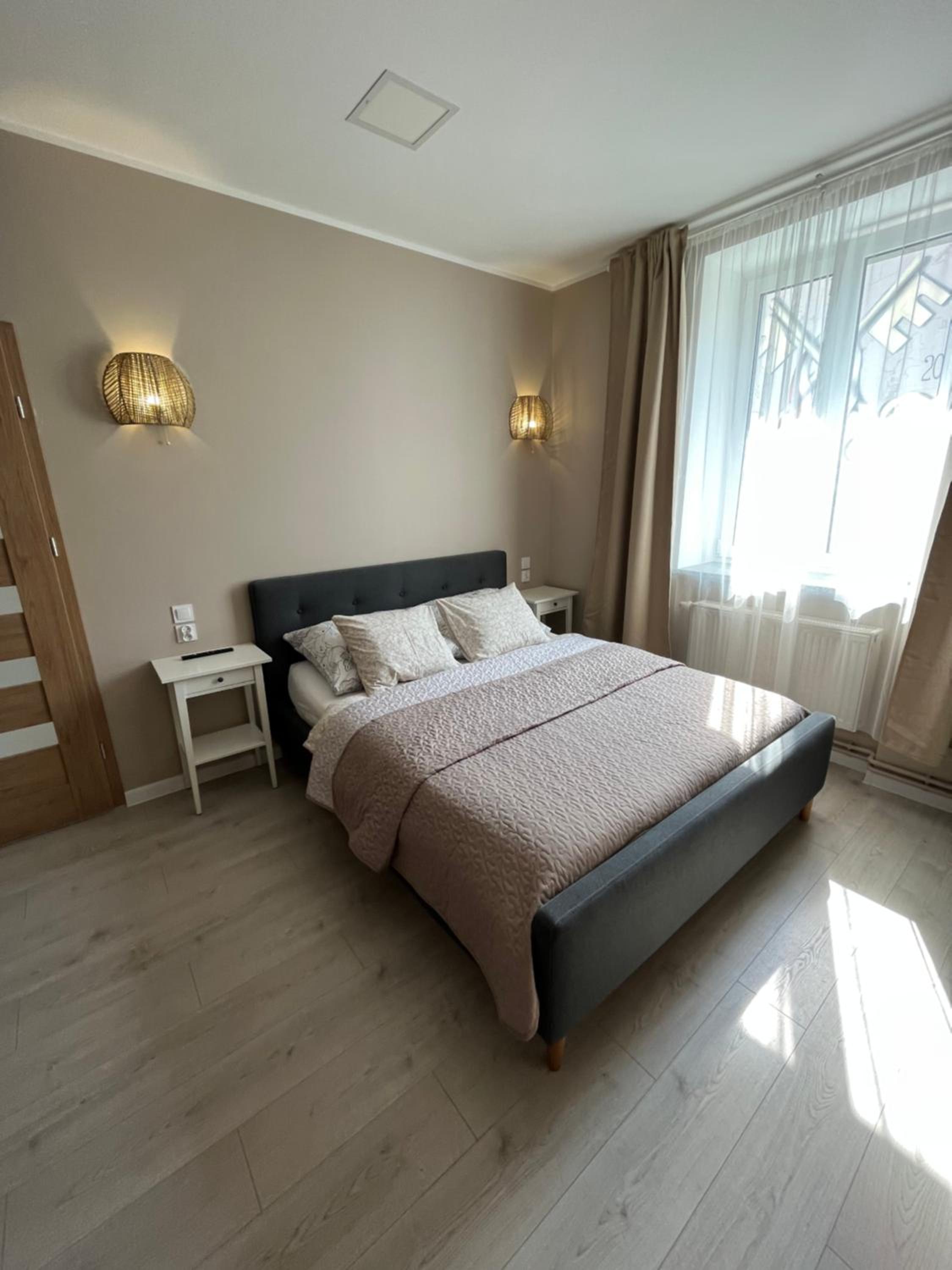 Quadruple Room with Bath - Photo 8