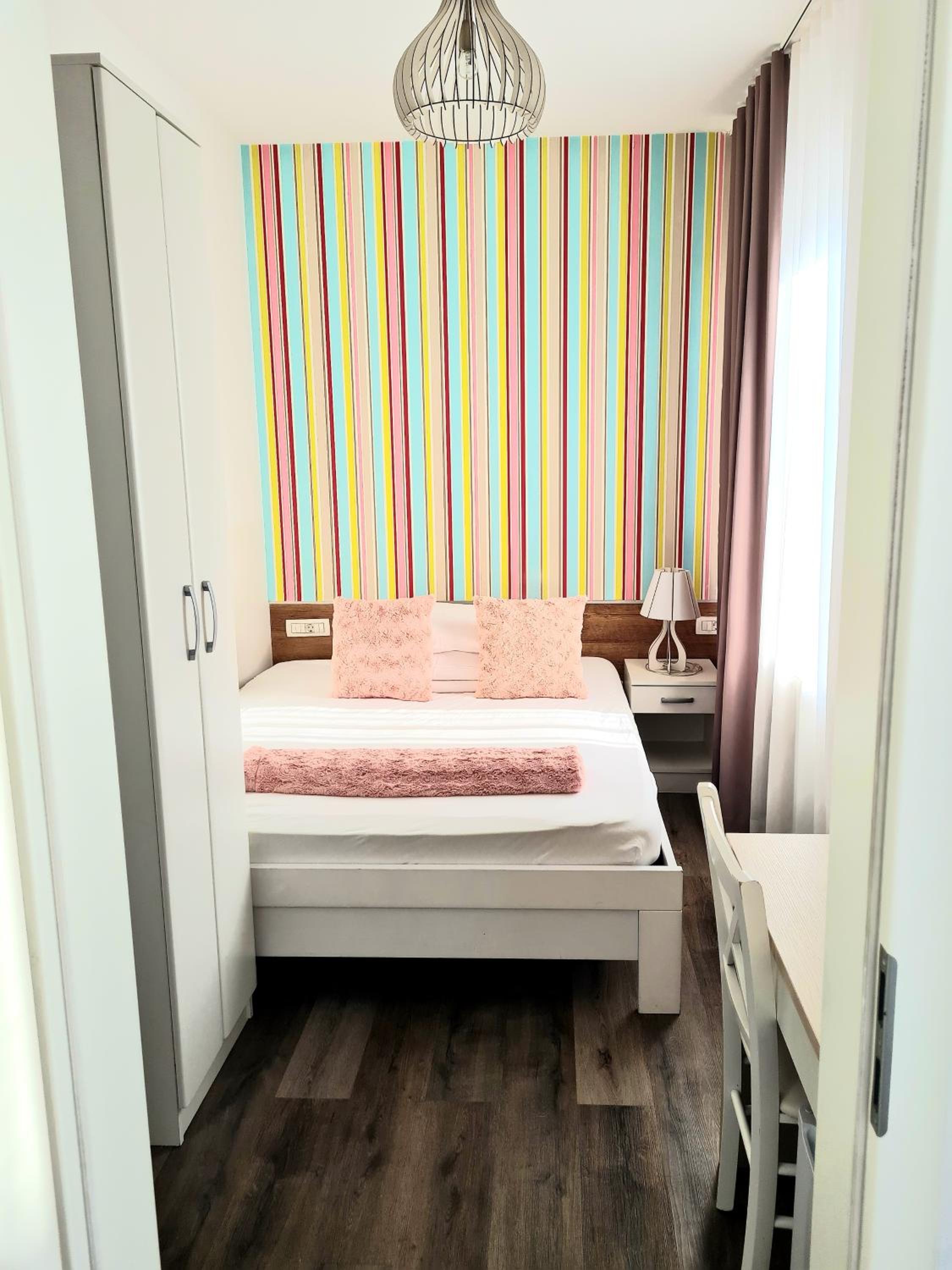 Budget Double Room photo 3