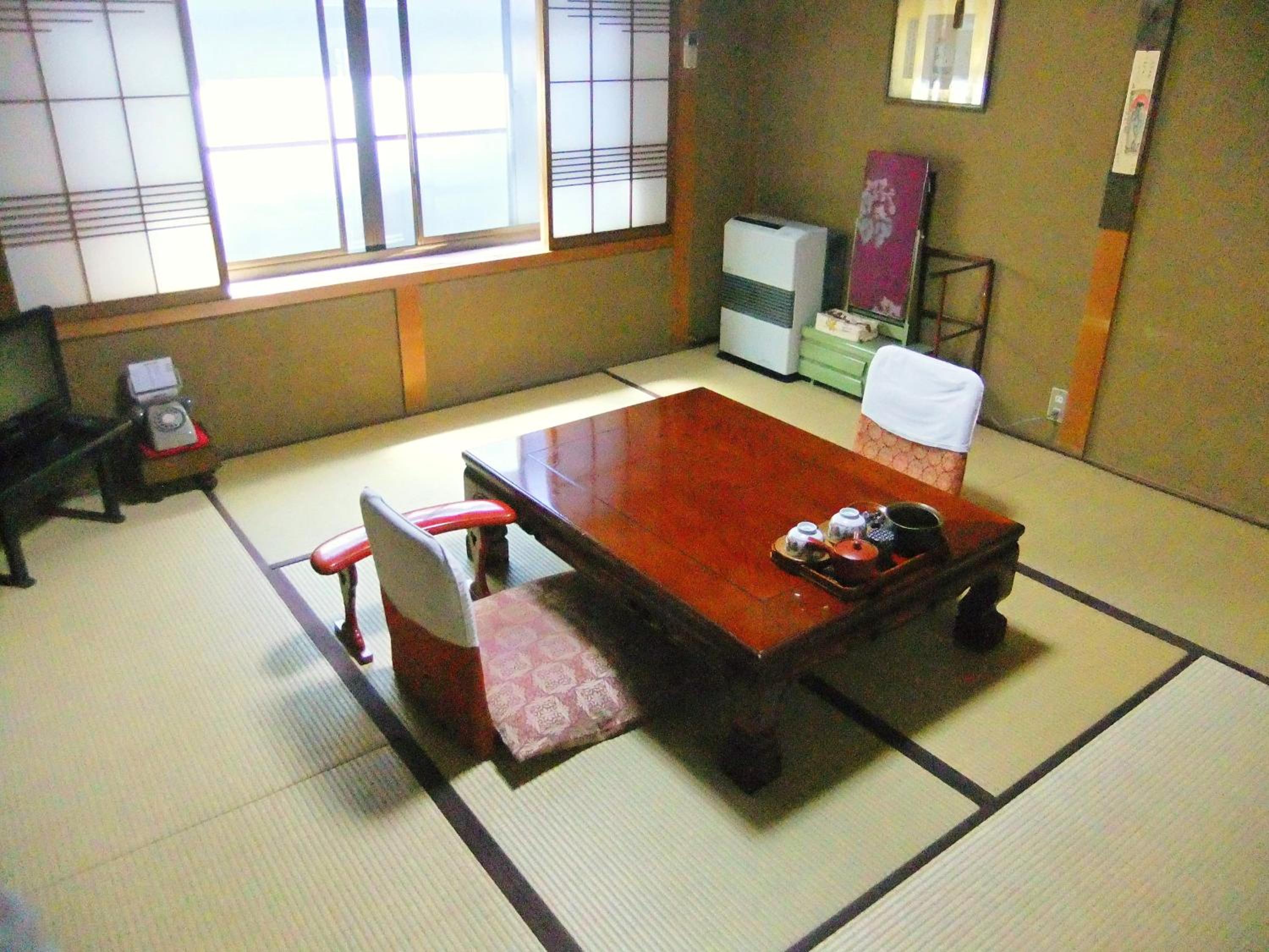 Japanese-Style Room with Shared Bathroom and Shared Toilet - Road Side