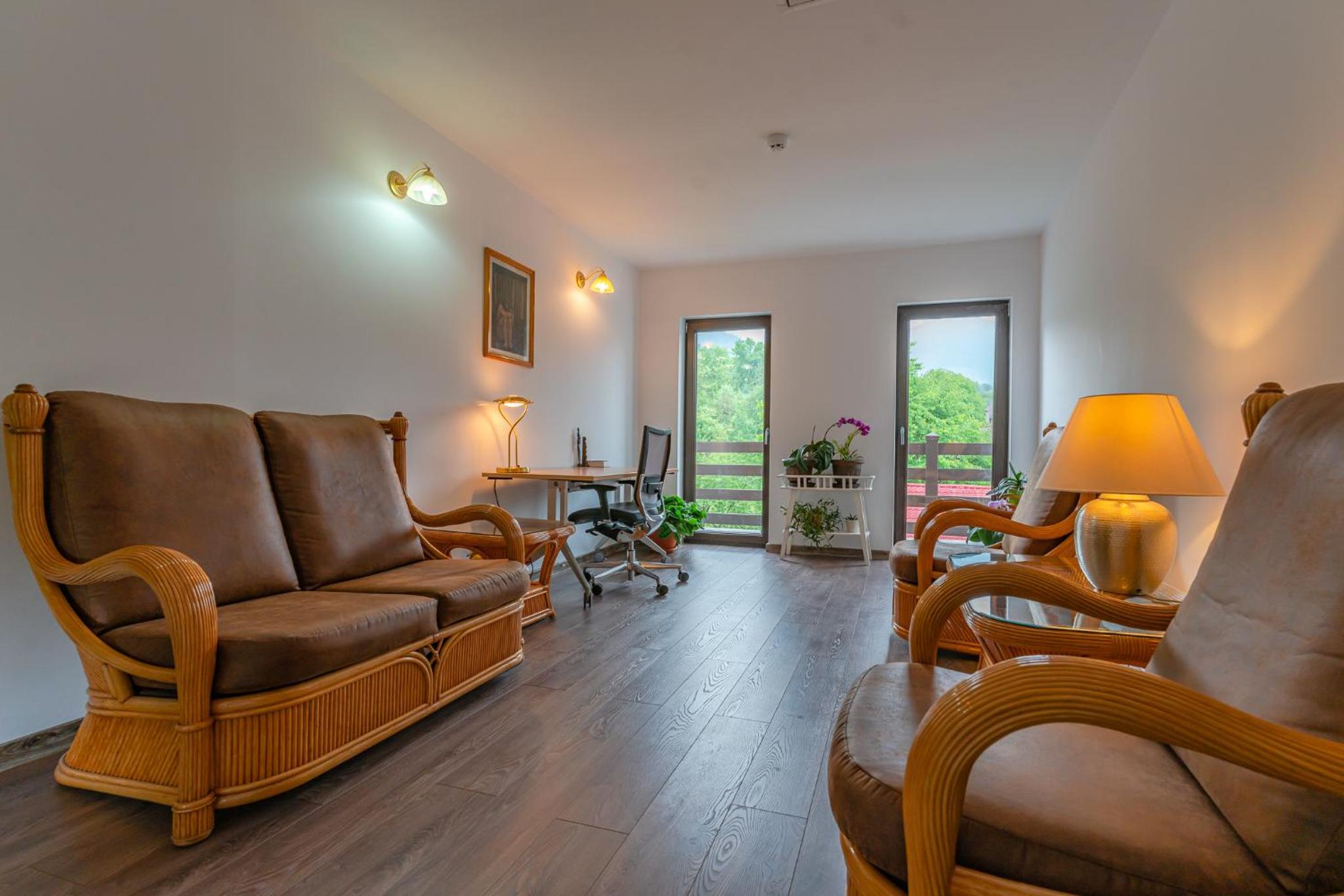 Deluxe Double Room with Balcony - Photo 13