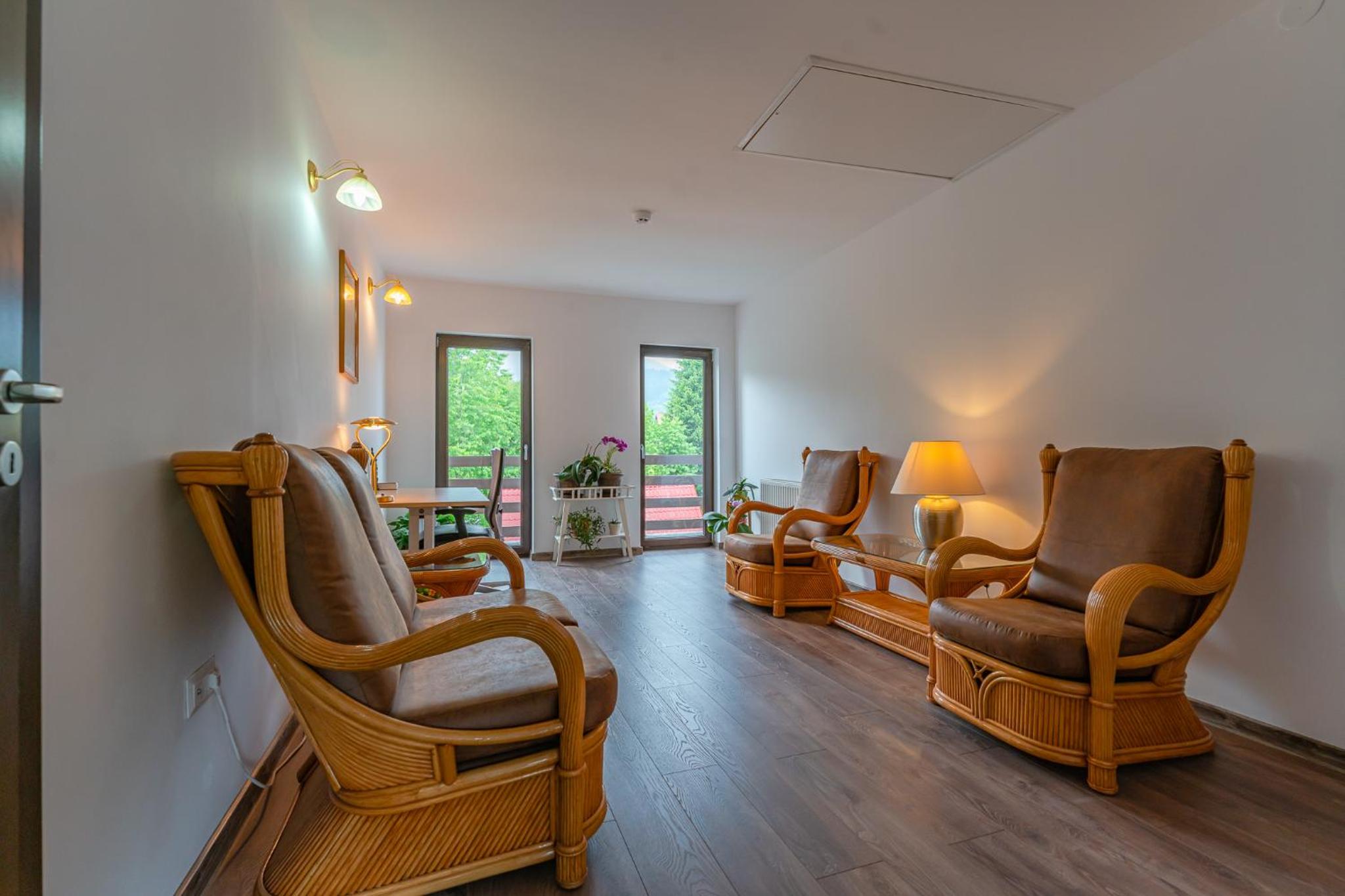 Deluxe Double Room with Balcony - Photo 12