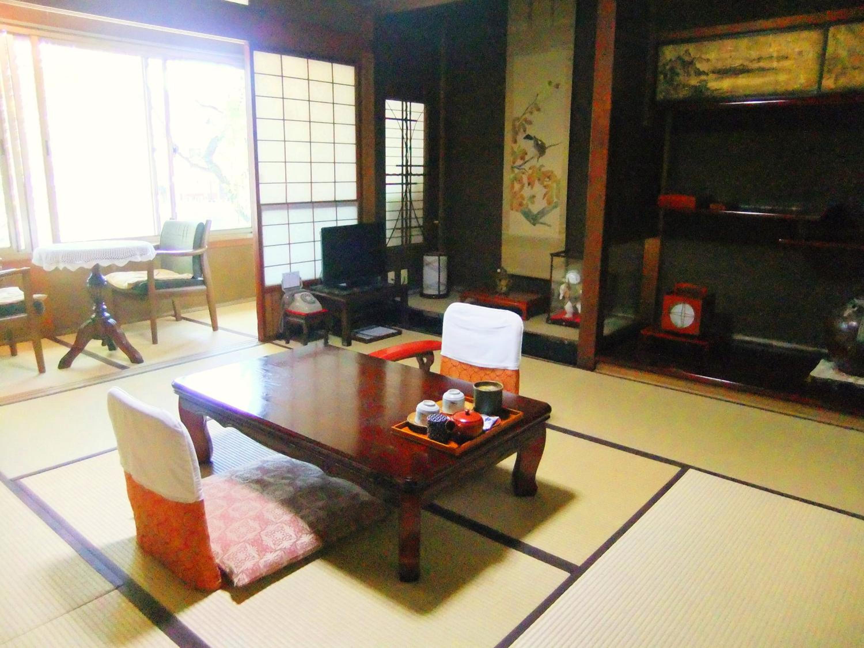 Japanese Style Room with Private Bathroom - Photo 2