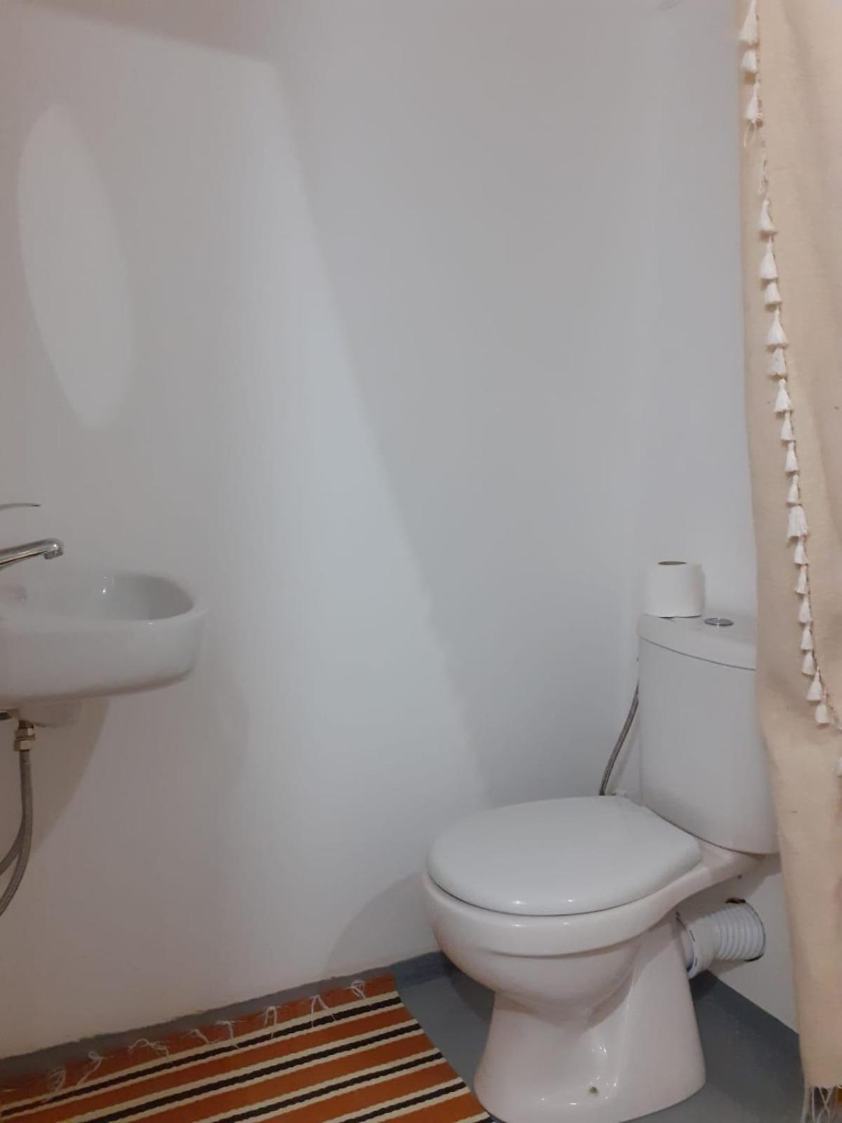 Standard Twin Room with Garden View - Photo 8
