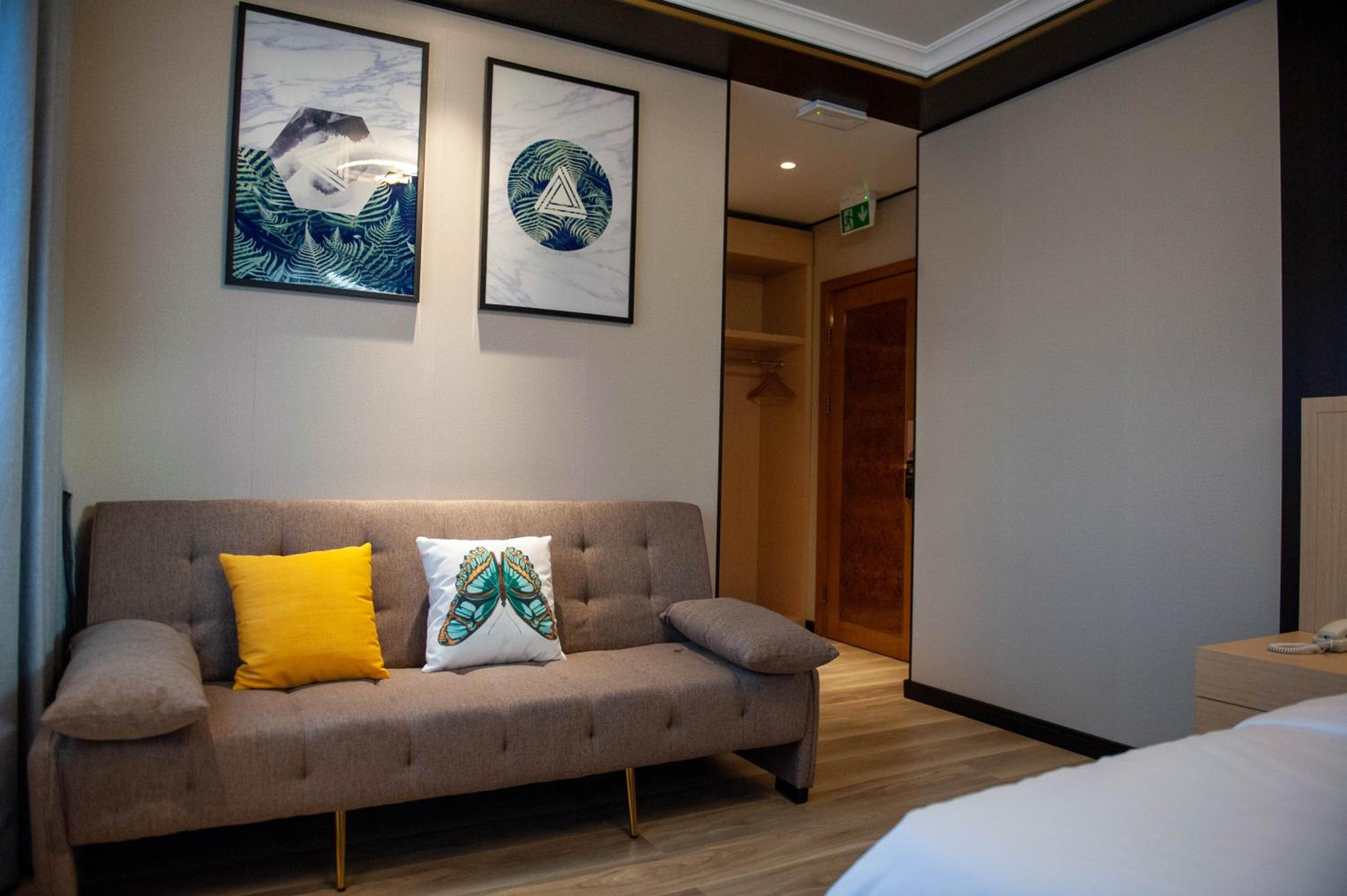 Deluxe Triple Room - Photo 6