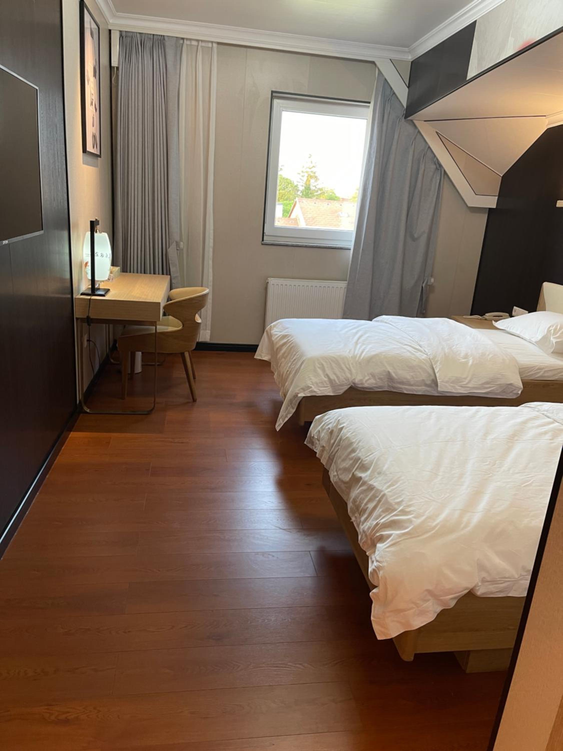 Double or Twin Room with Bathroom - Photo 1