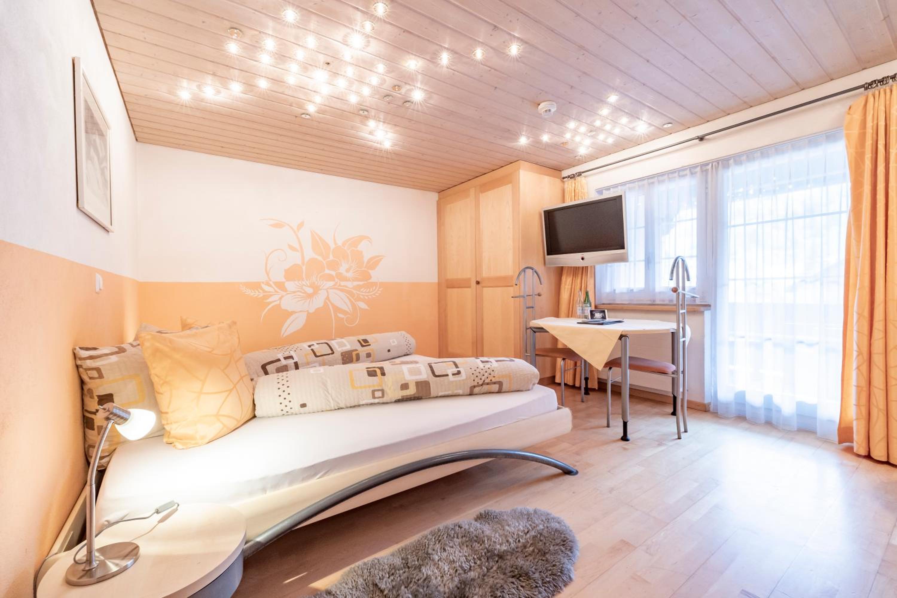 Standard Double Room with Balcony photo 3