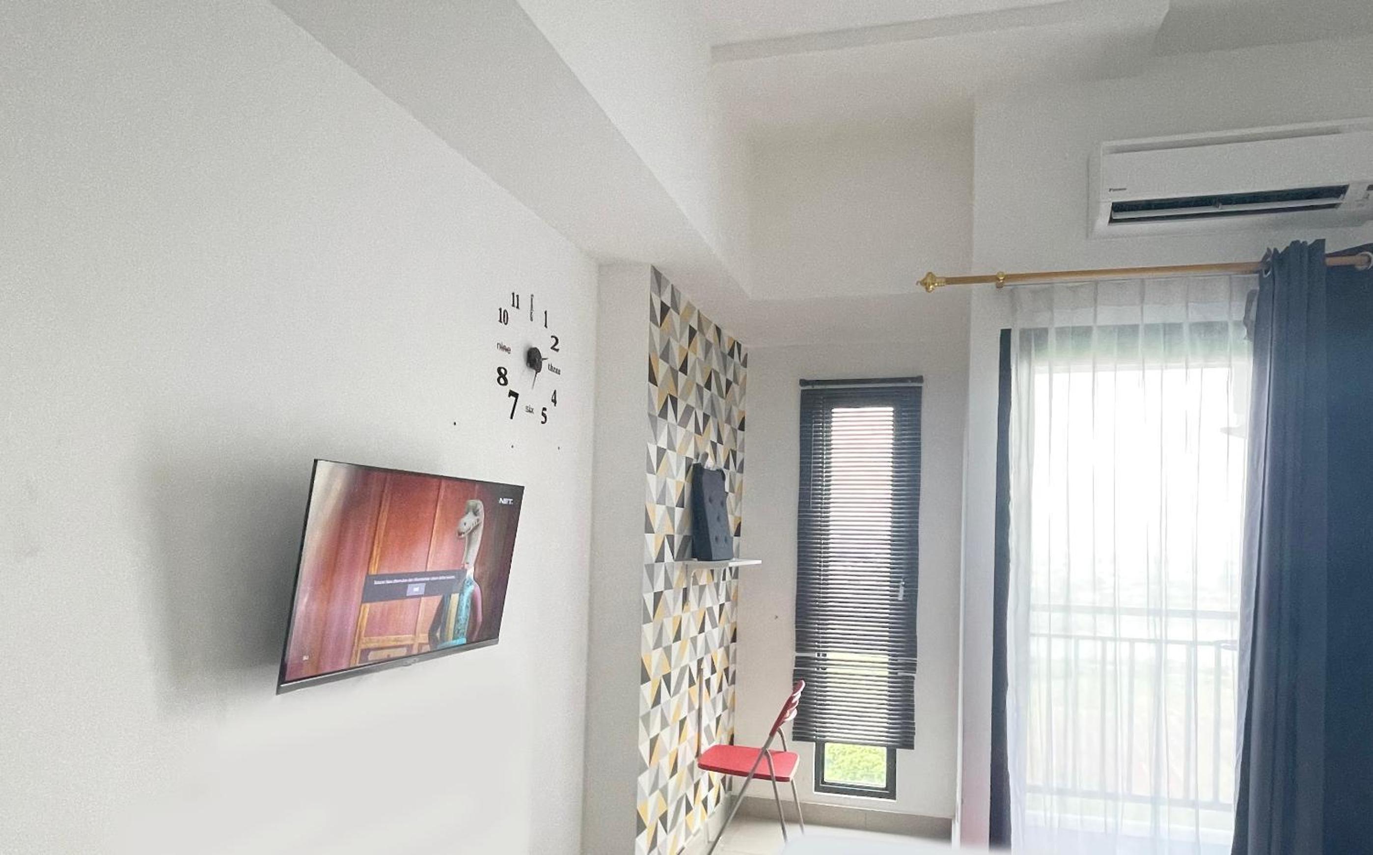 One-Bedroom Apartment - Photo 1