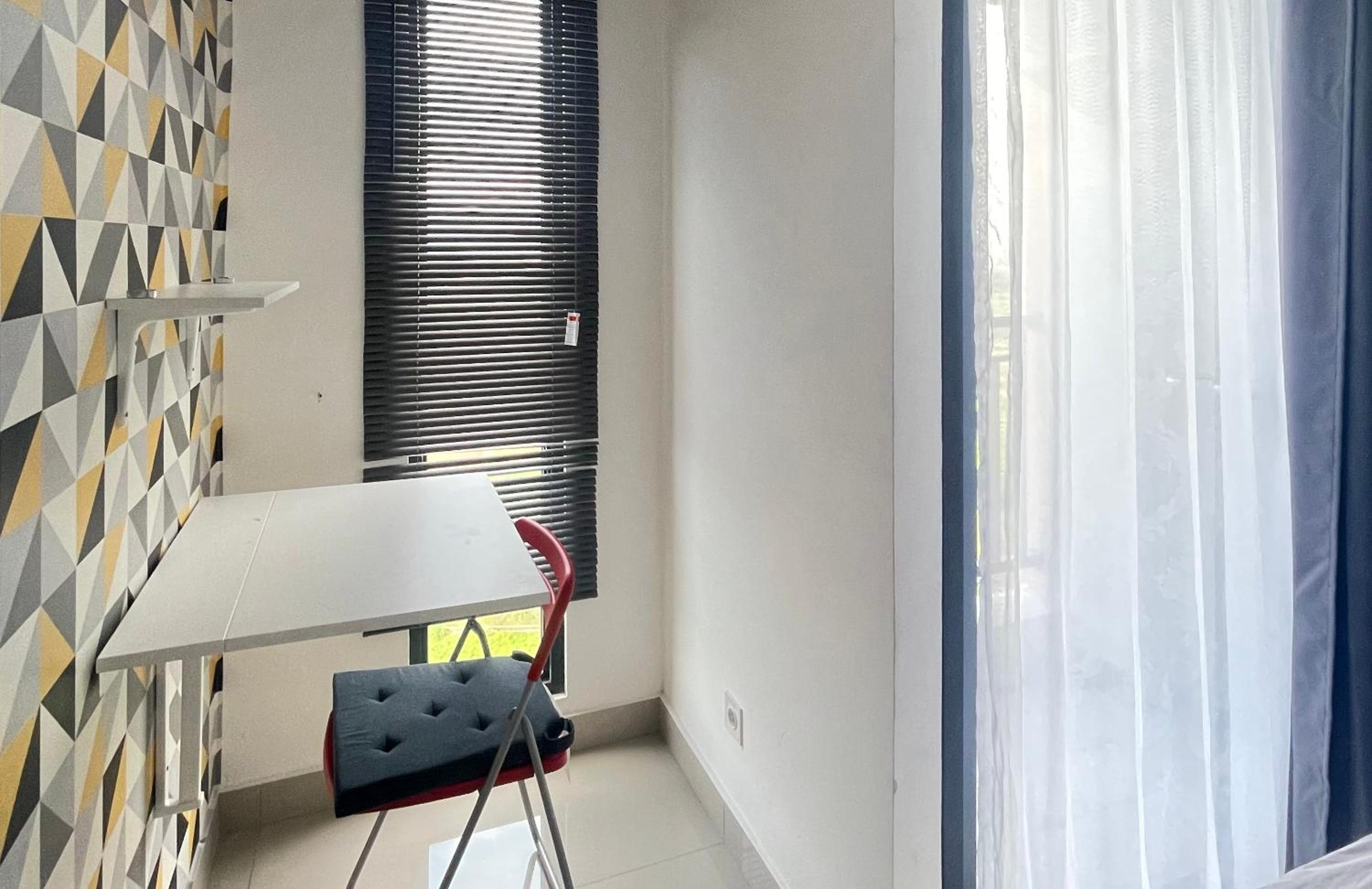 One-Bedroom Apartment - Photo 4