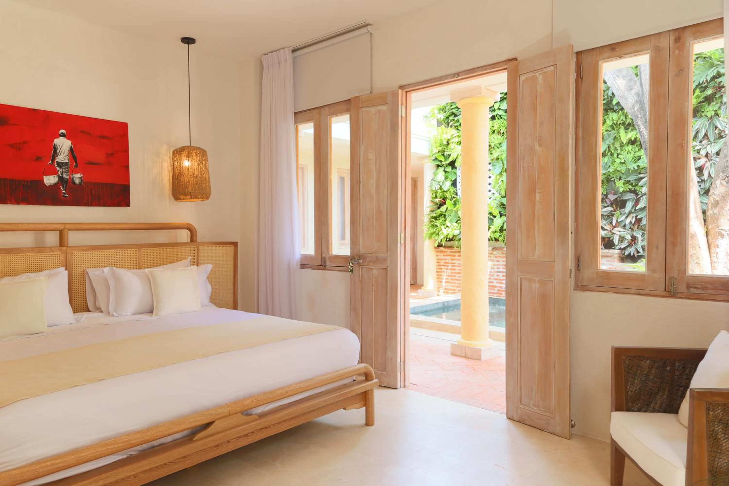 Deluxe King Room photo 1